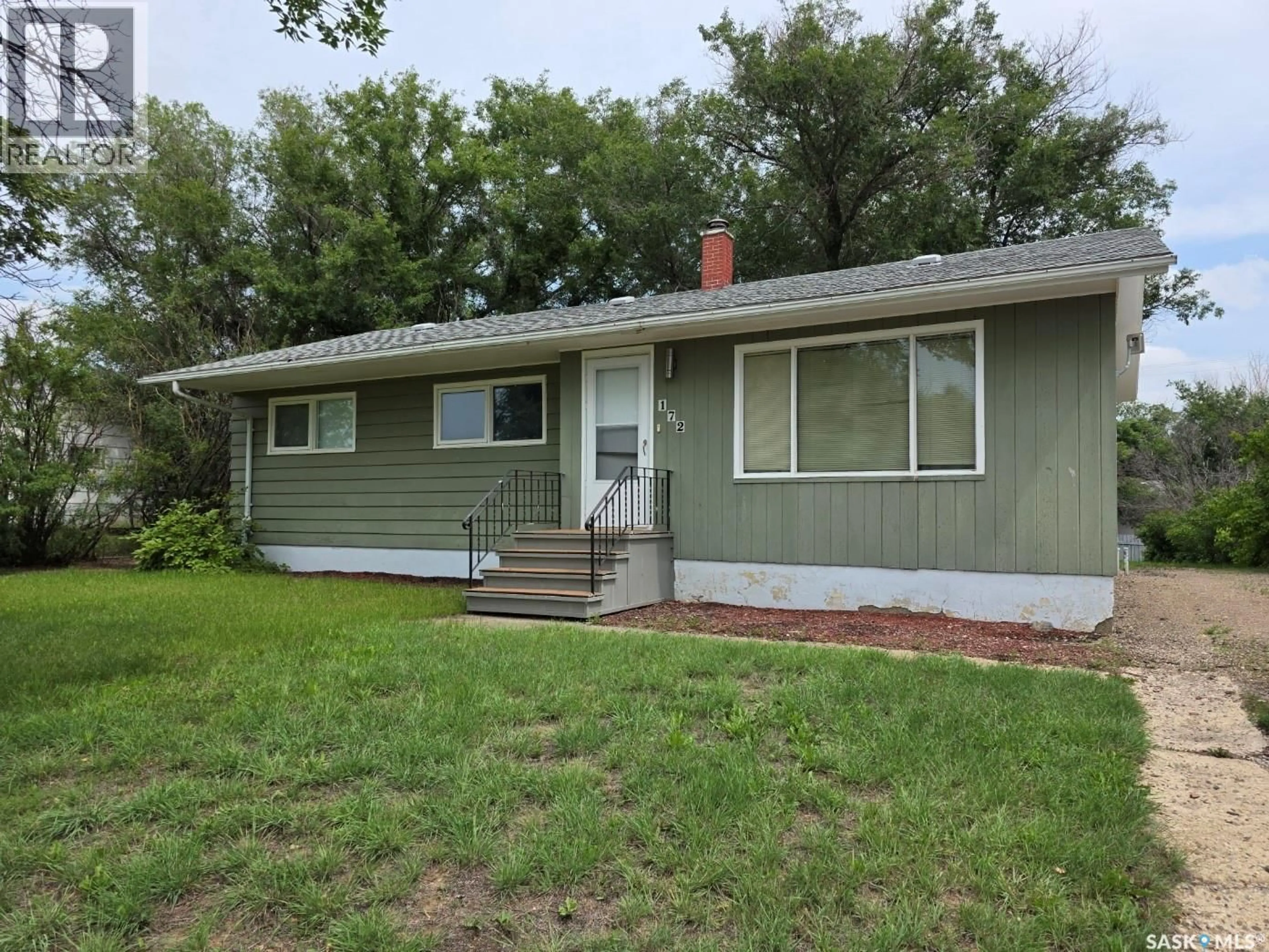 Home with vinyl exterior material, street for 172 WALLACE STREET, Mankota Saskatchewan S0H2W0
