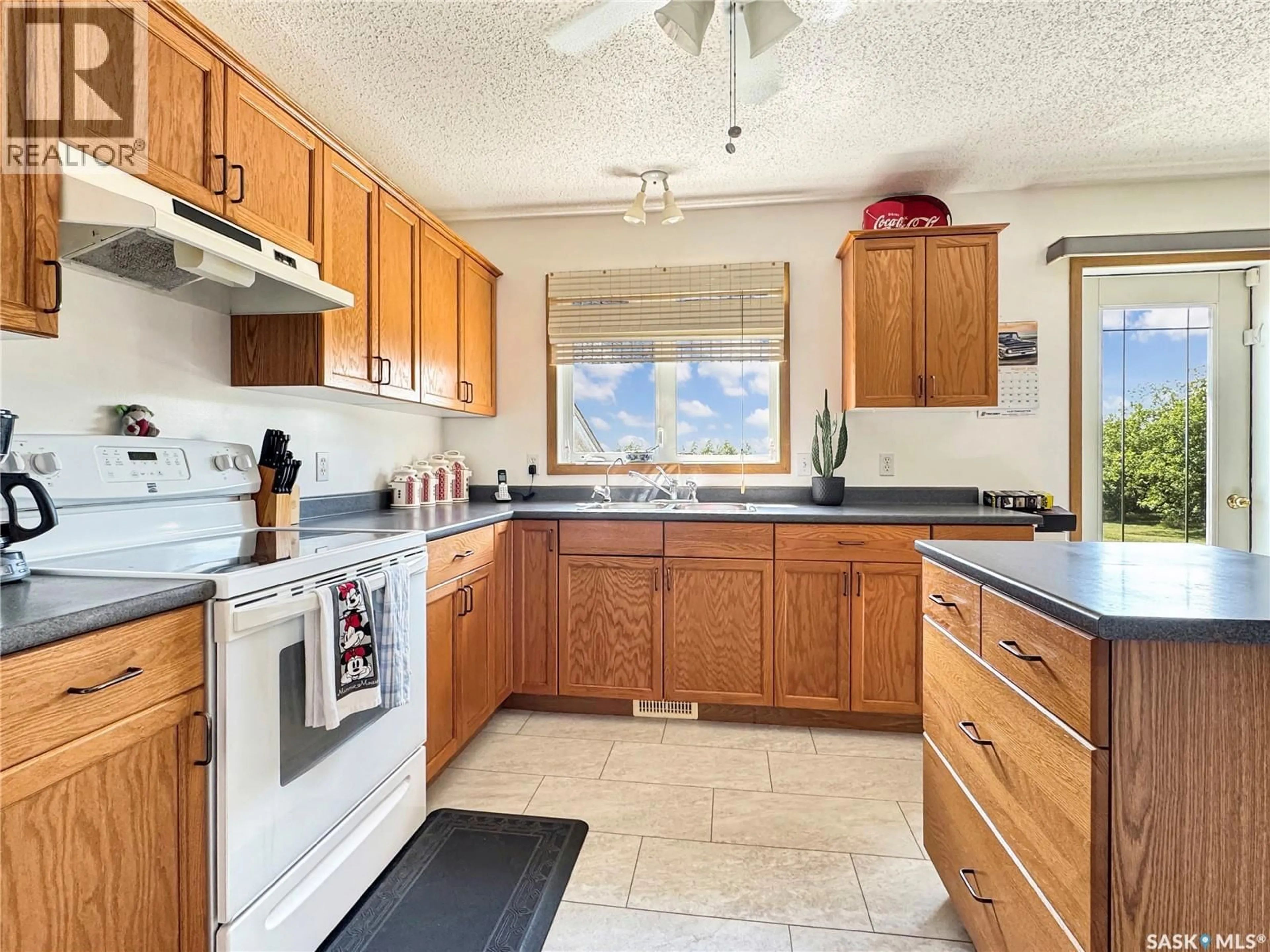 Standard kitchen, ceramic/tile floor for 471 ELDON RM OF, Eldon Rm No. 471 Saskatchewan S0M1M0