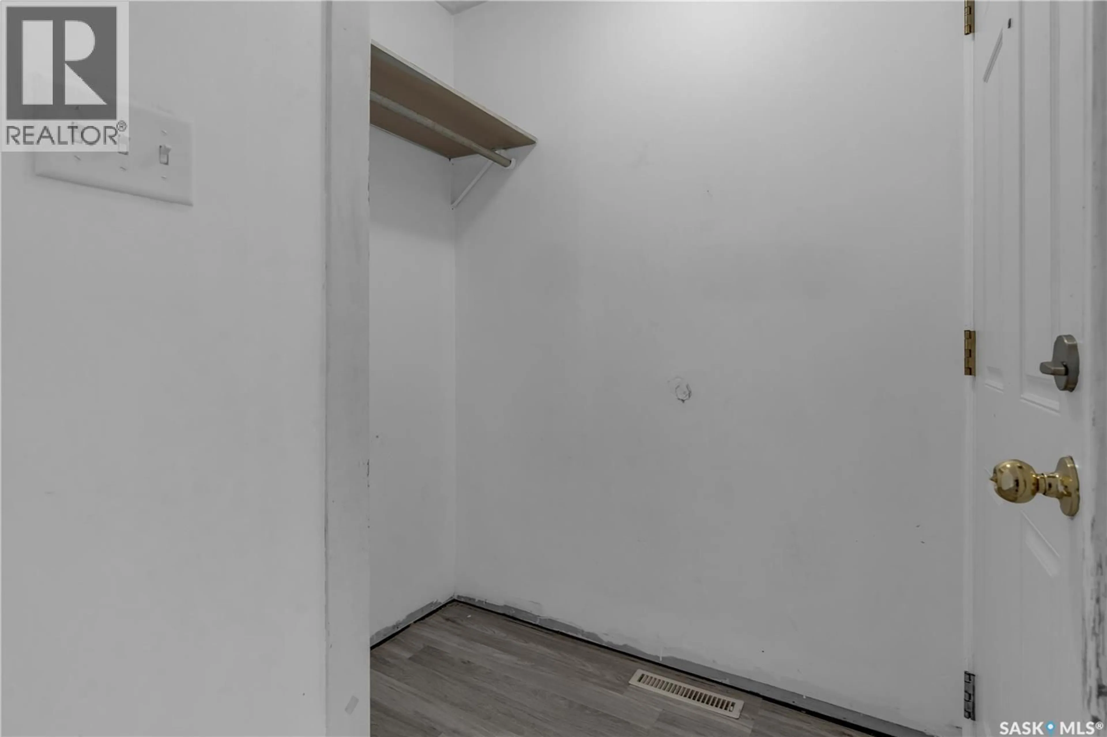 A pic of a room for 2071 CONNAUGHT STREET, Regina Saskatchewan S4T4T8