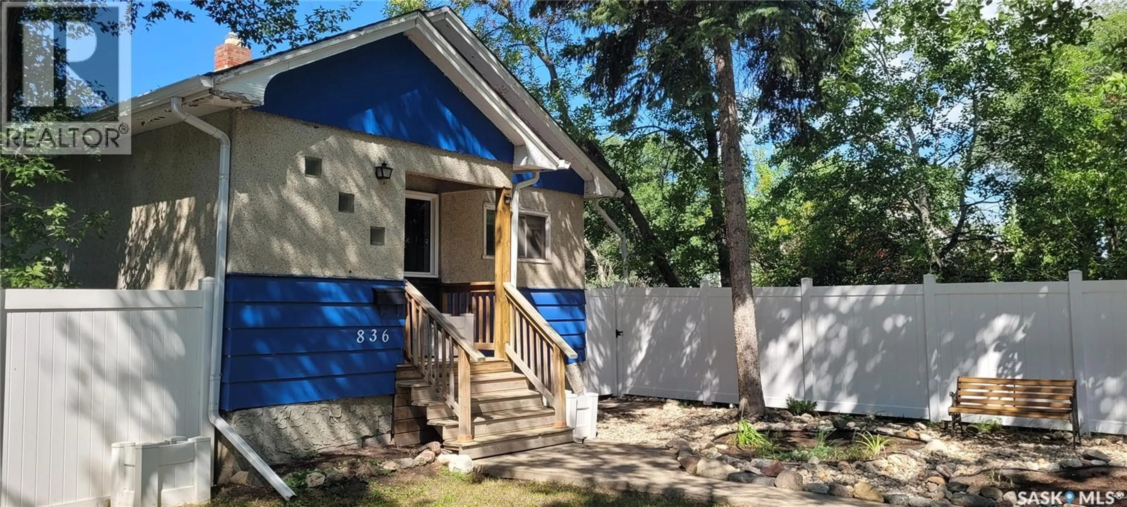 Home with vinyl exterior material, street for 836 PRINCESS STREET, Regina Saskatchewan S4T3X9