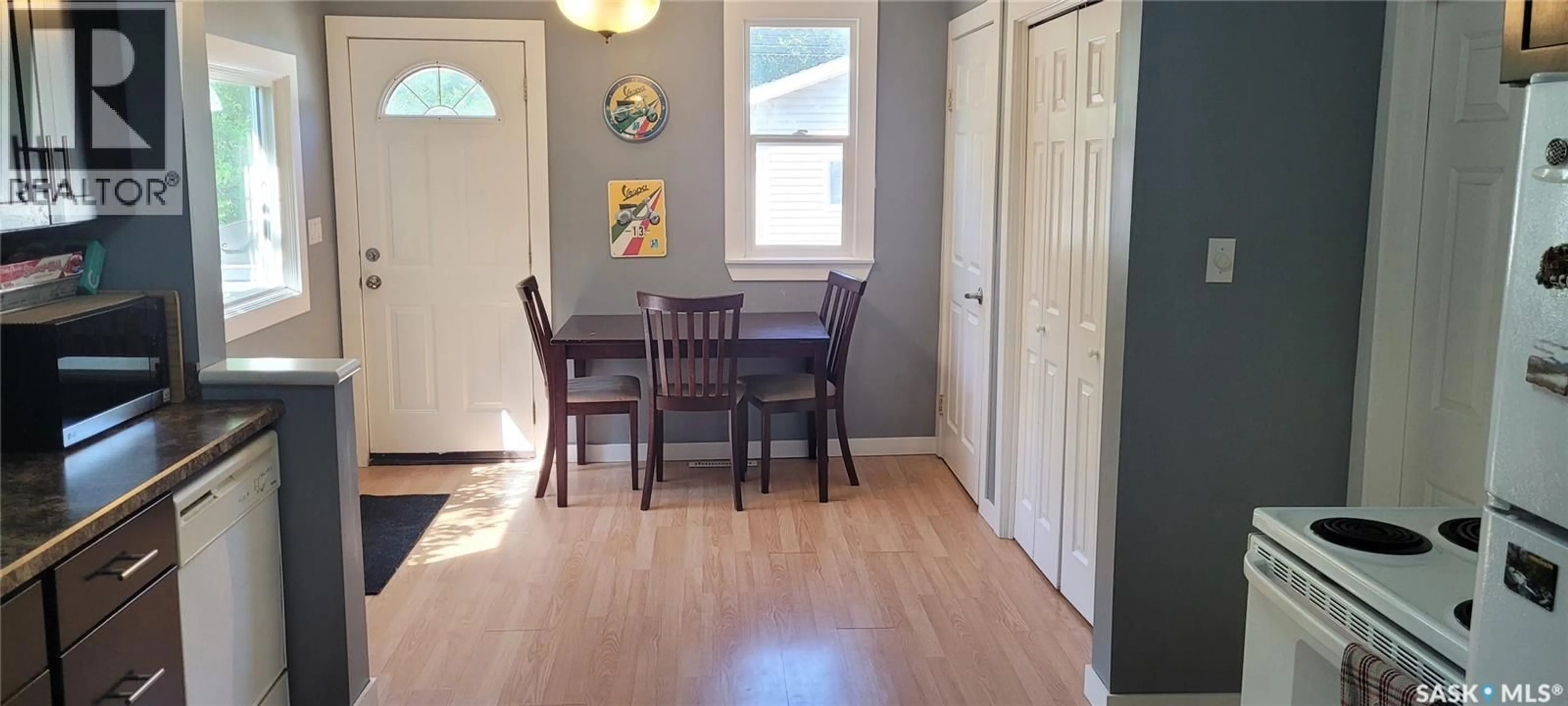 Dining room, wood/laminate floor for 836 PRINCESS STREET, Regina Saskatchewan S4T3X9