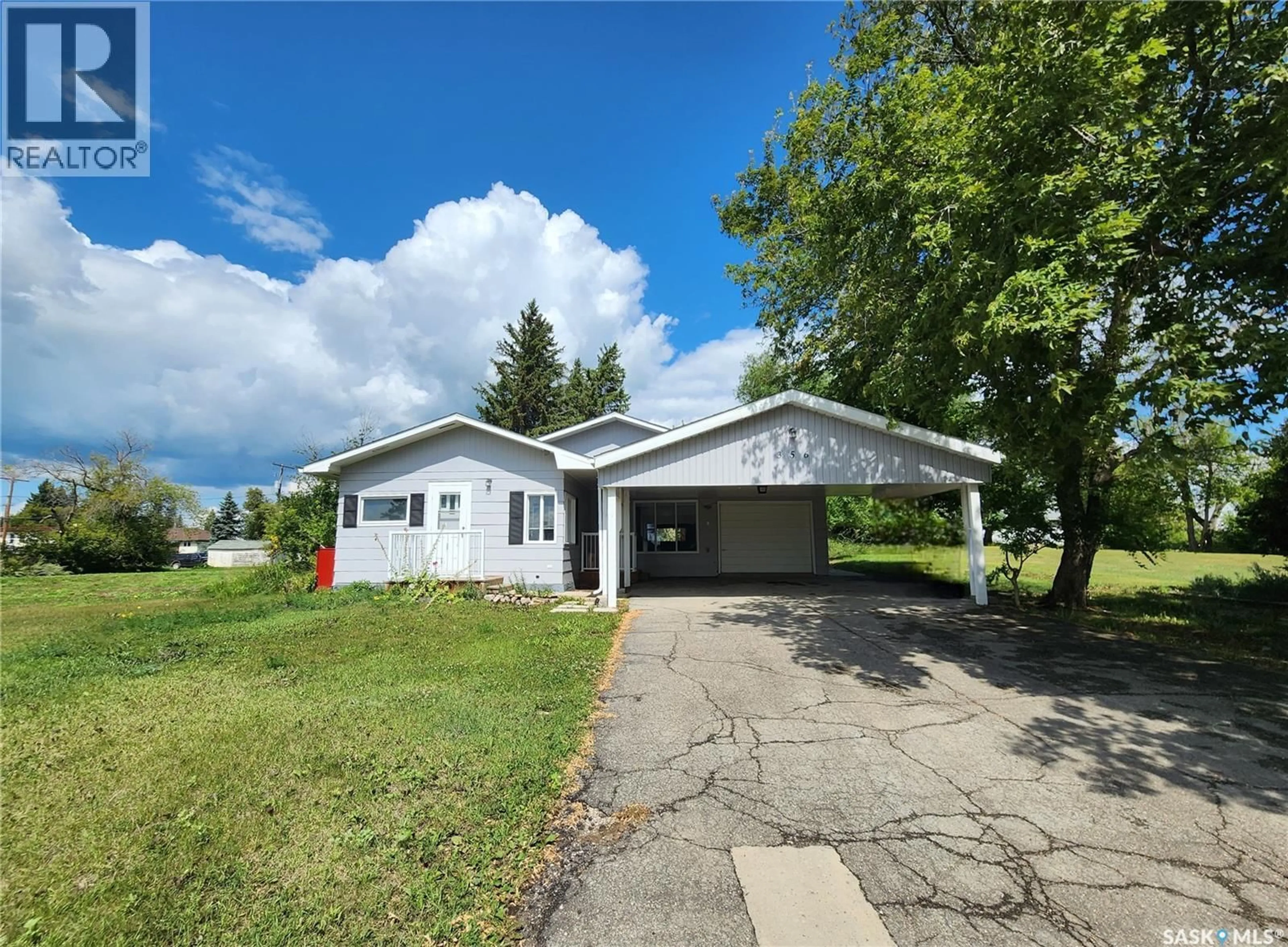 A pic from outside/outdoor area/front of a property/back of a property/a pic from drone, street for 356 2ND AVENUE, Melville Saskatchewan S0A2P0