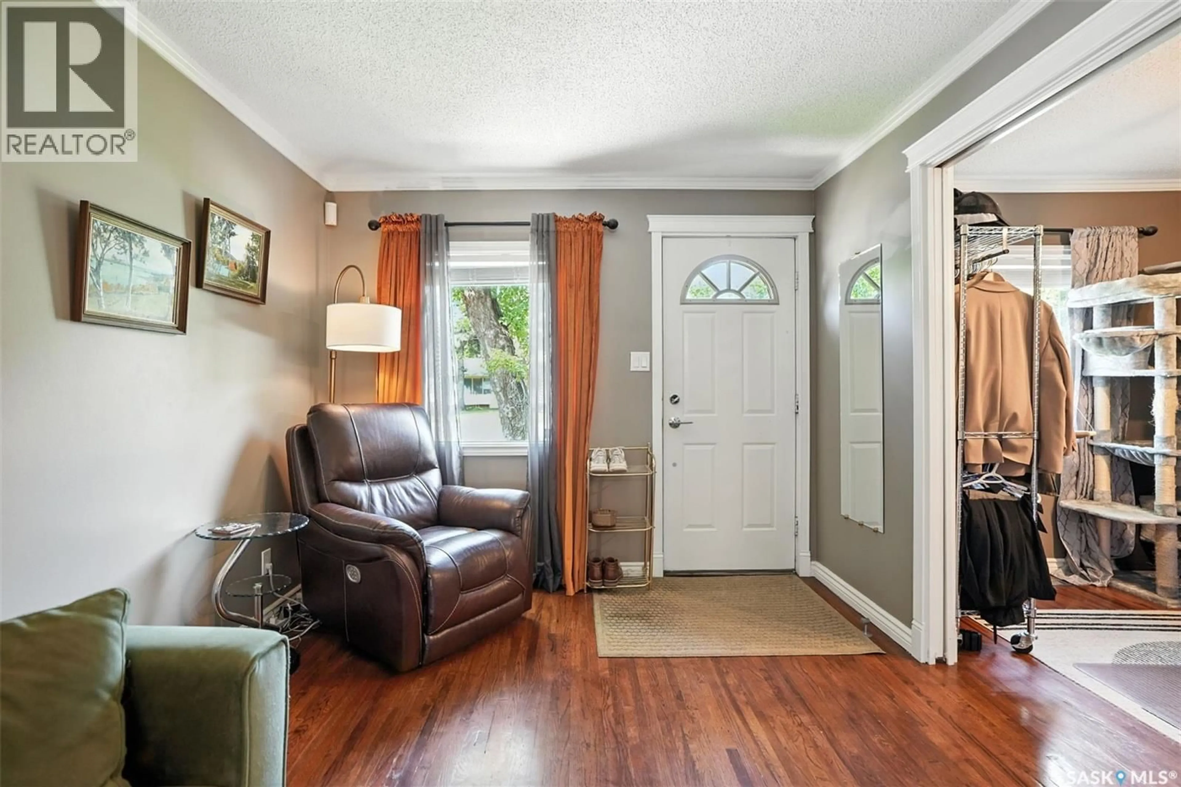 Indoor entryway for 2419 MCPHERSON AVENUE, Saskatoon Saskatchewan S7J0T1