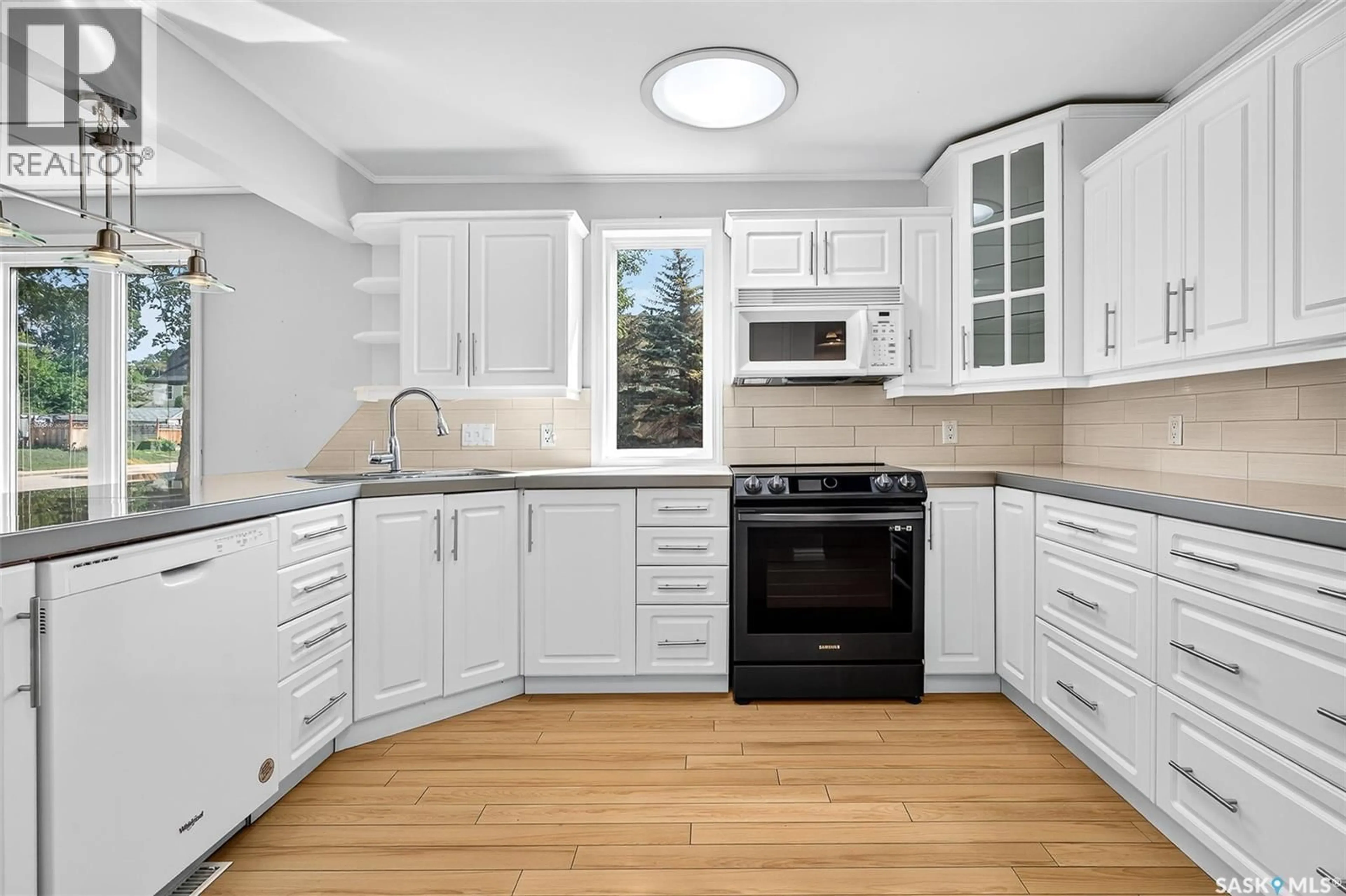 Standard kitchen, unknown for 701 HOCHELAGA STREET, Moose Jaw Saskatchewan S6H2H5