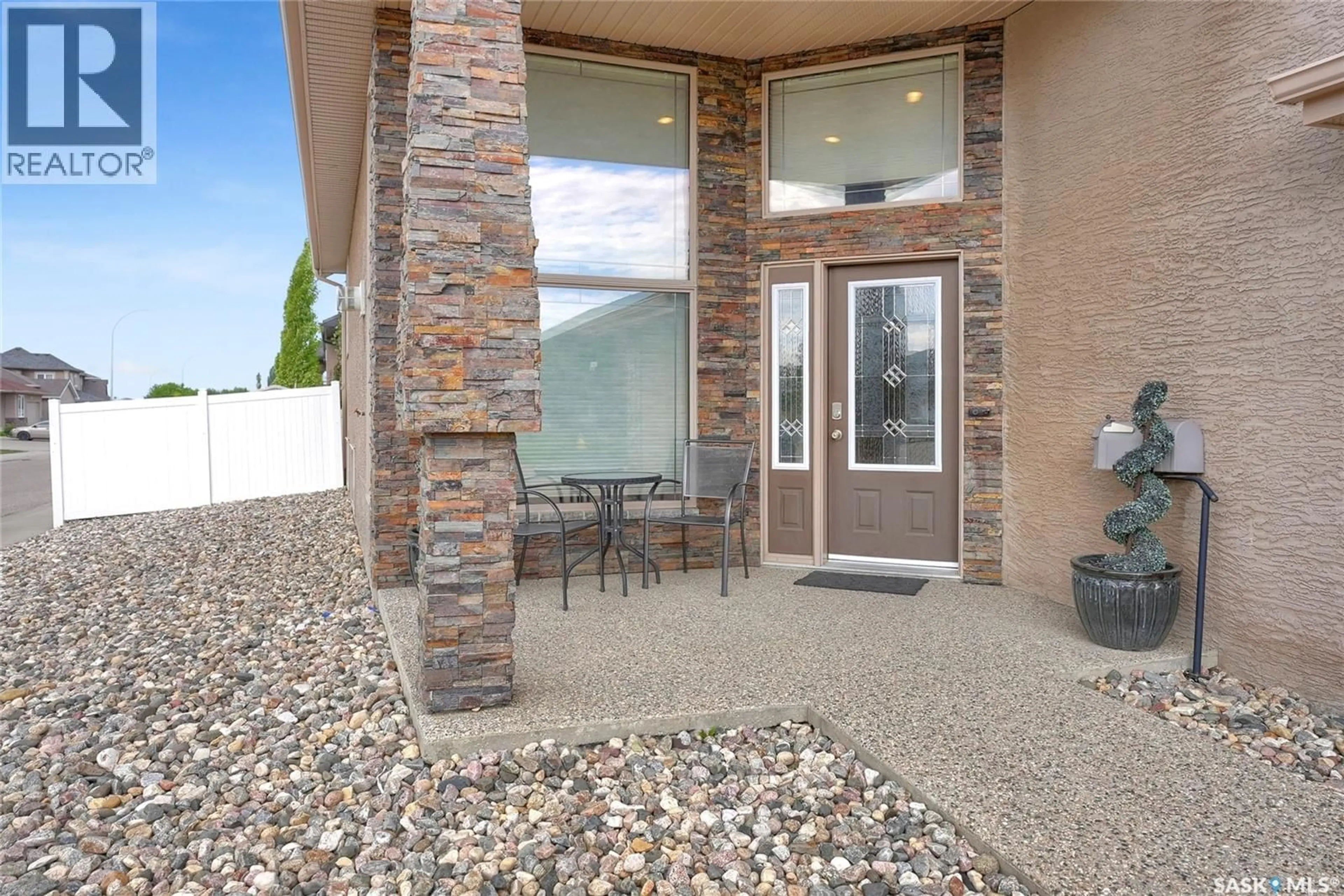 Patio, unknown for 2402 JAMESON CRESCENT, Regina Saskatchewan S4V1J7