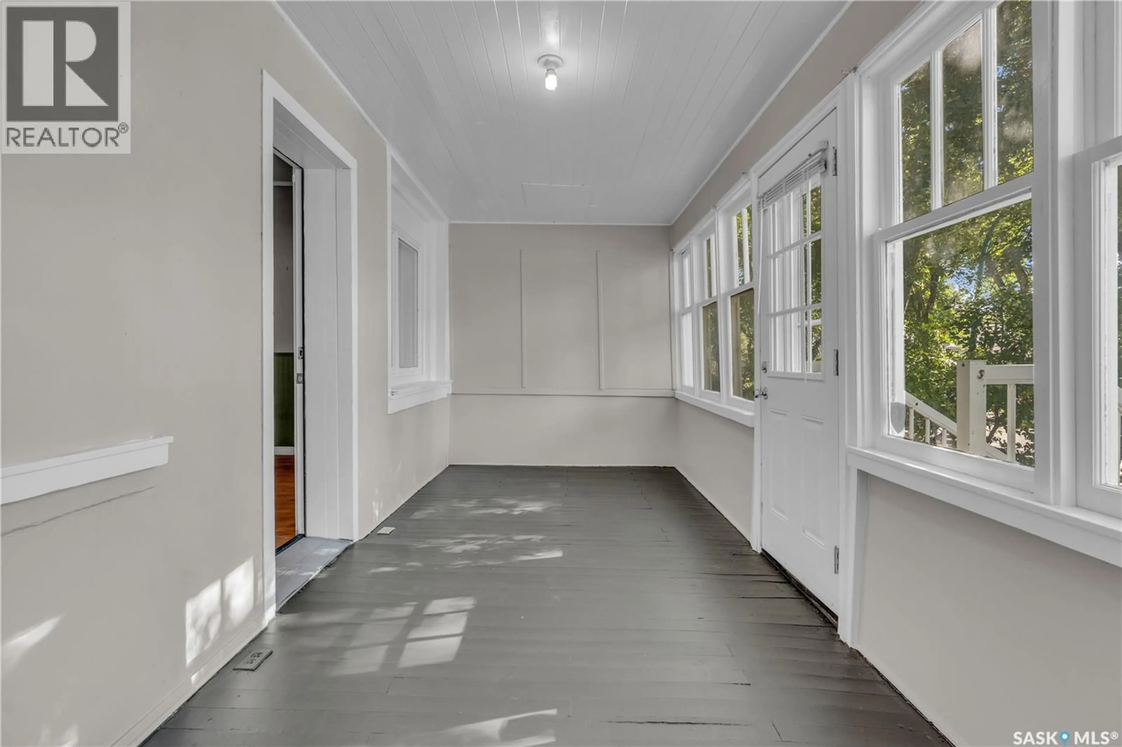 Indoor entryway for 2223 TORONTO STREET, Regina Saskatchewan S4P1N5