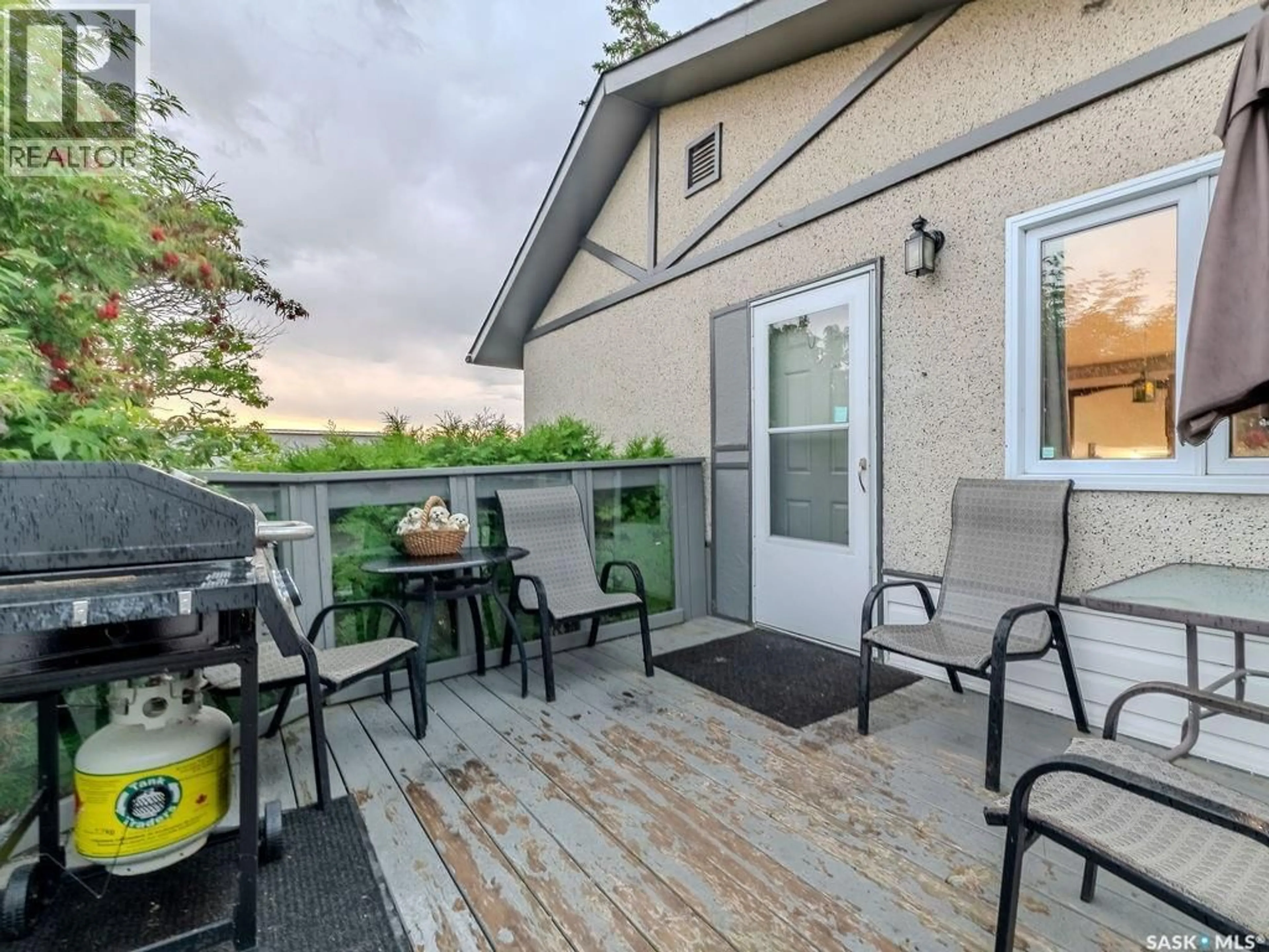 Patio, street for E - 139 S RAILWAY AVENUE, Vanscoy Saskatchewan S0L3J0