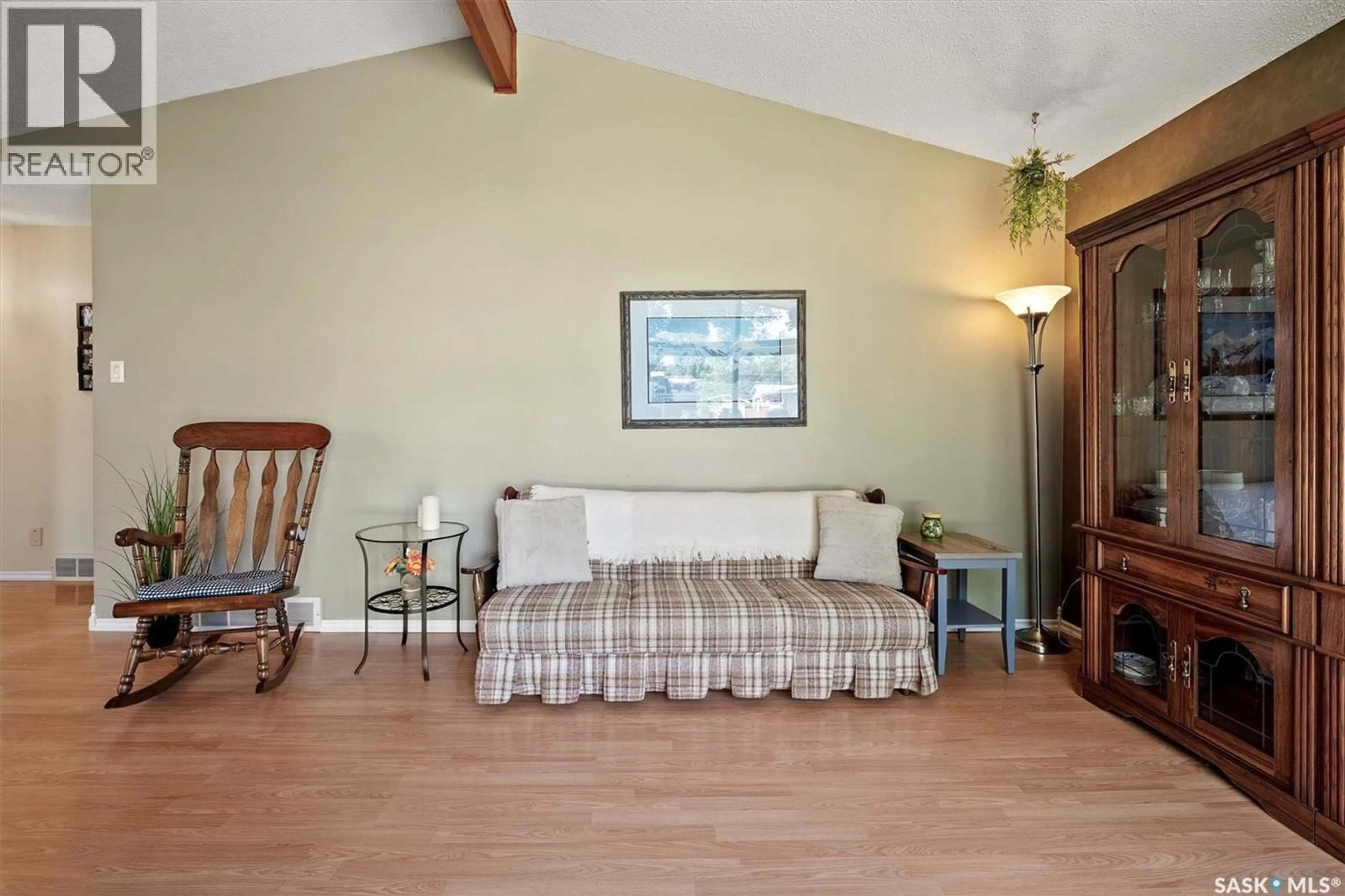 Living room with furniture, unknown for 30 SPINKS DRIVE, Saskatoon Saskatchewan S7H3W8