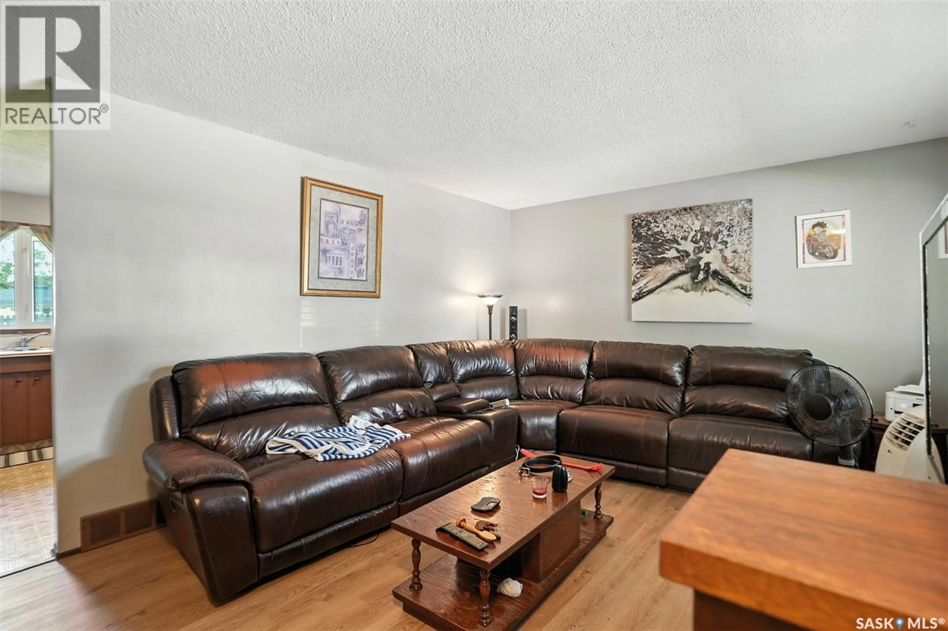 Living room with furniture, unknown for 97 MAXWELL CRESCENT, Saskatoon Saskatchewan S7L3Y4