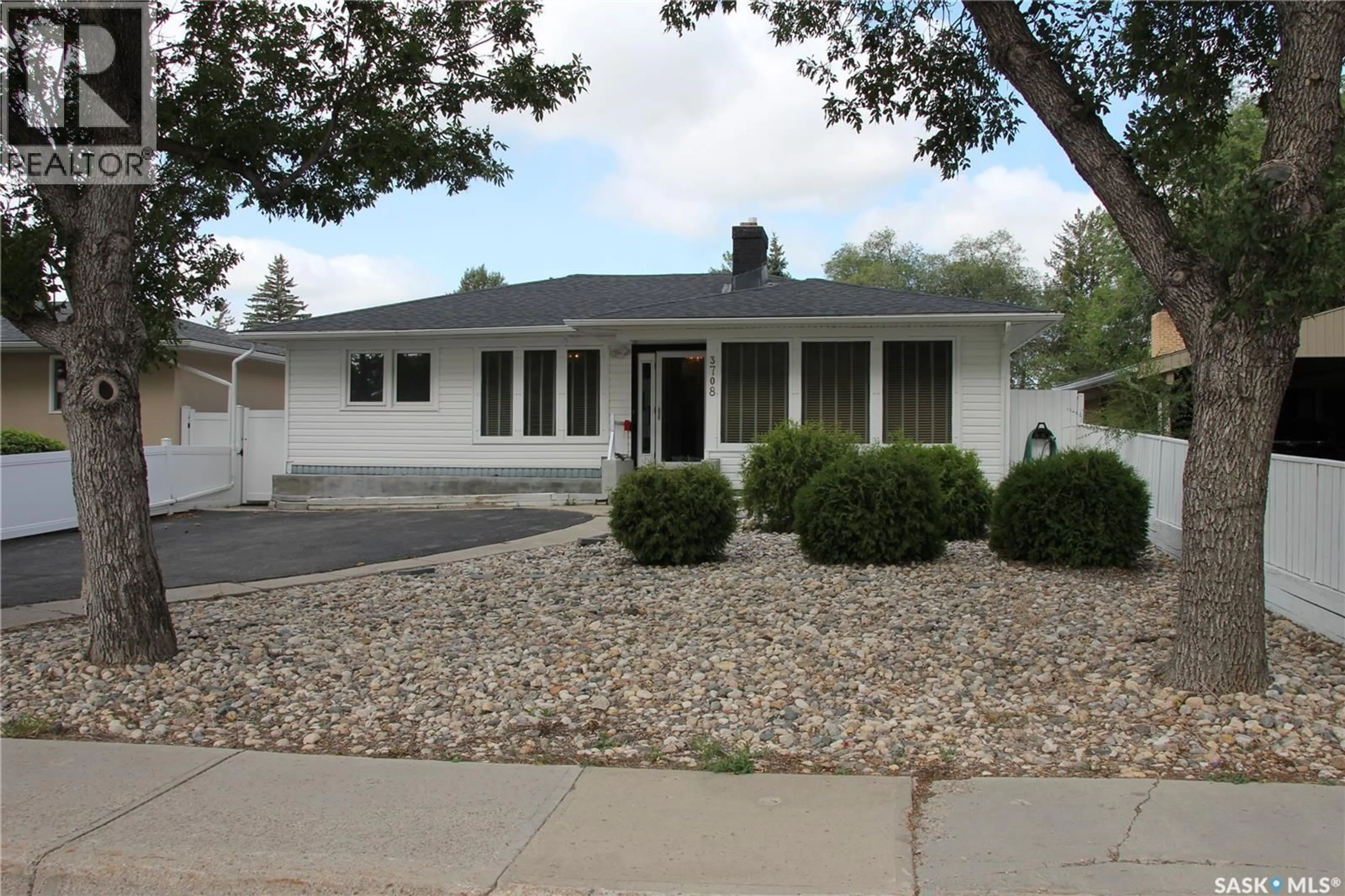 Home with vinyl exterior material, street for 3708 ALBERT STREET, Regina Saskatchewan S4S3P9