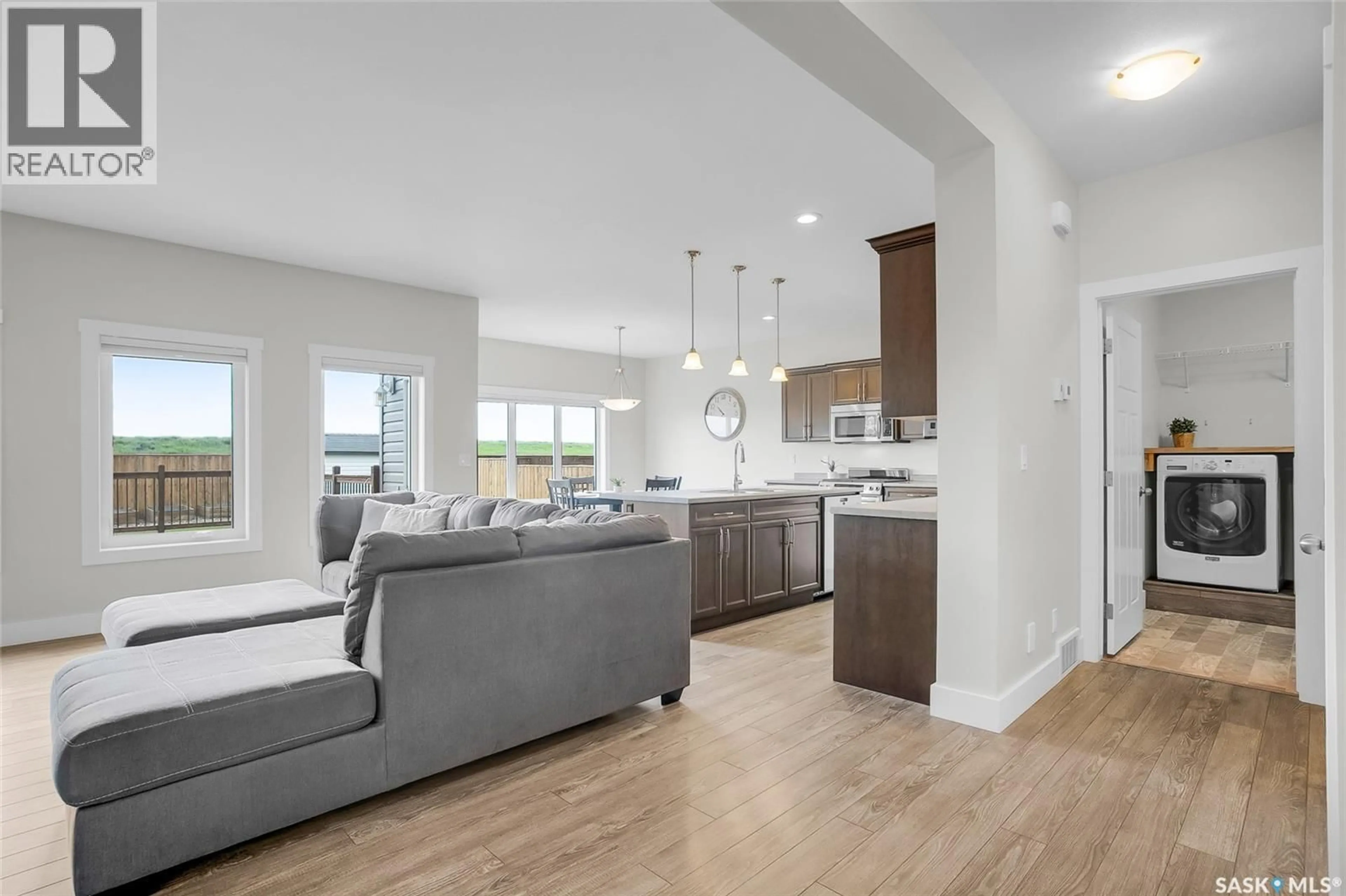 Open concept kitchen, unknown for 303 KOLYNCHUK MANOR, Saskatoon Saskatchewan S7T0W3