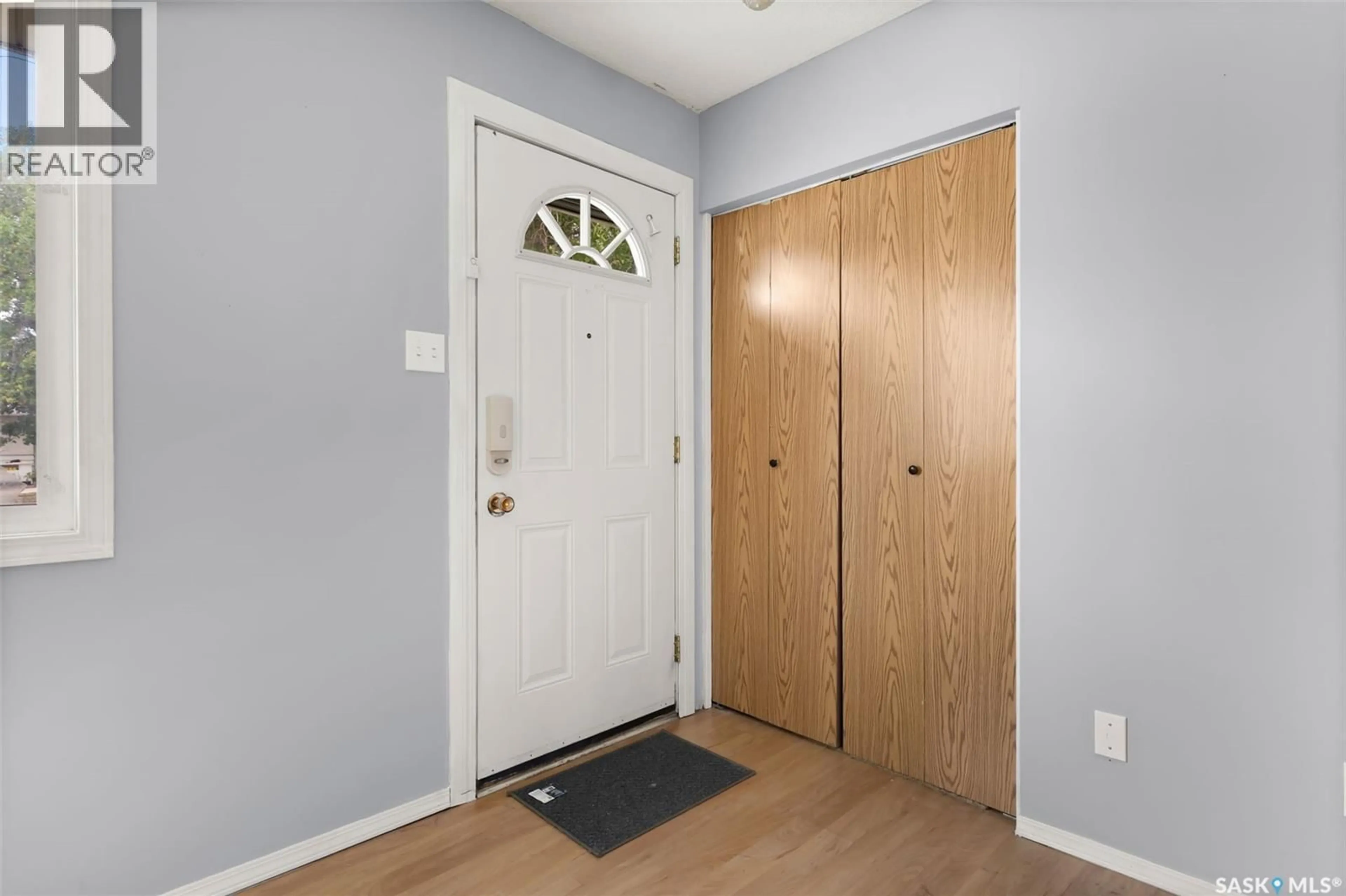 Indoor entryway for 11 ROTHWELL CRESCENT, Regina Saskatchewan S4N1R5