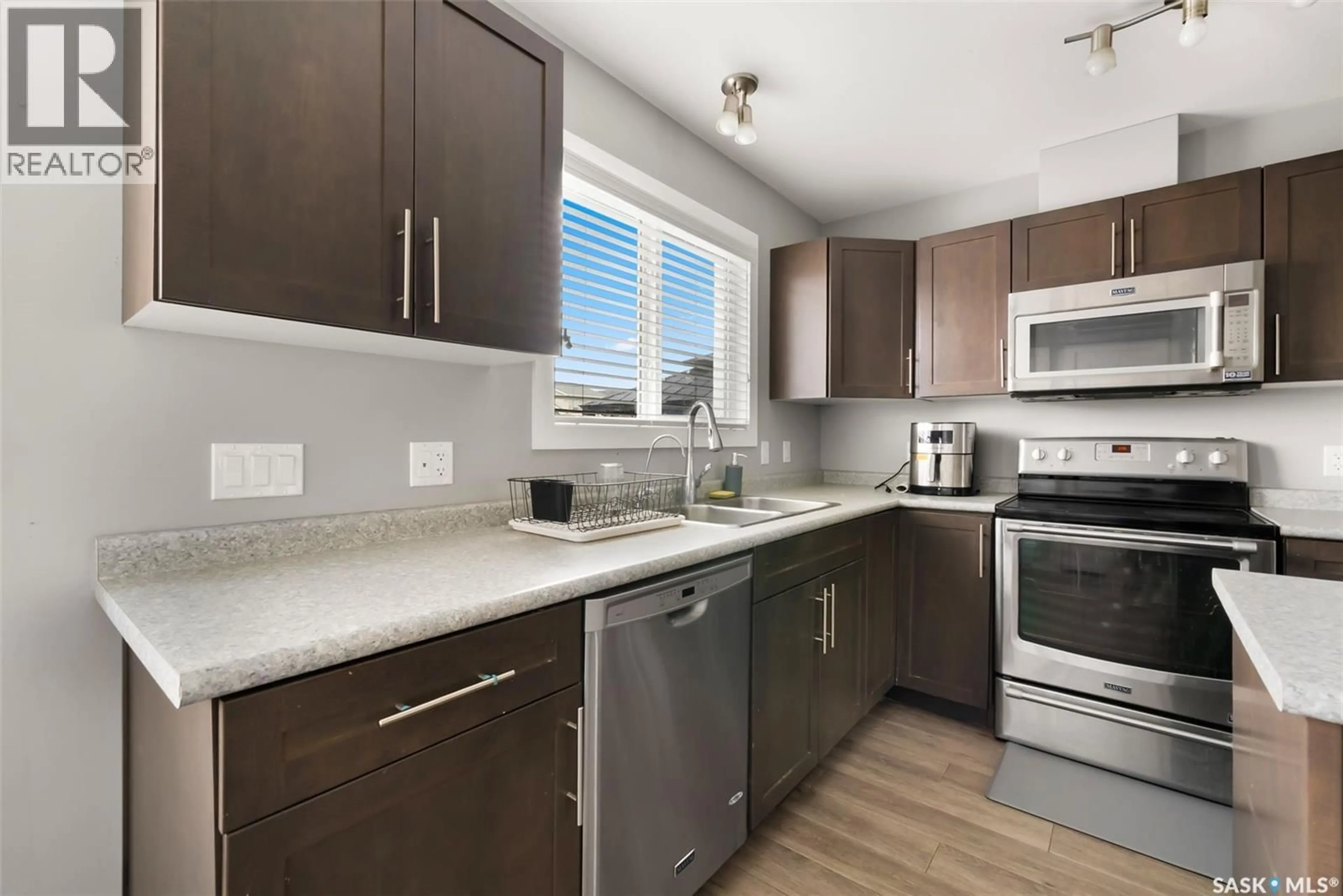 Standard kitchen, unknown for 4638 ALBULET DRIVE, Regina Saskatchewan S4W0R3
