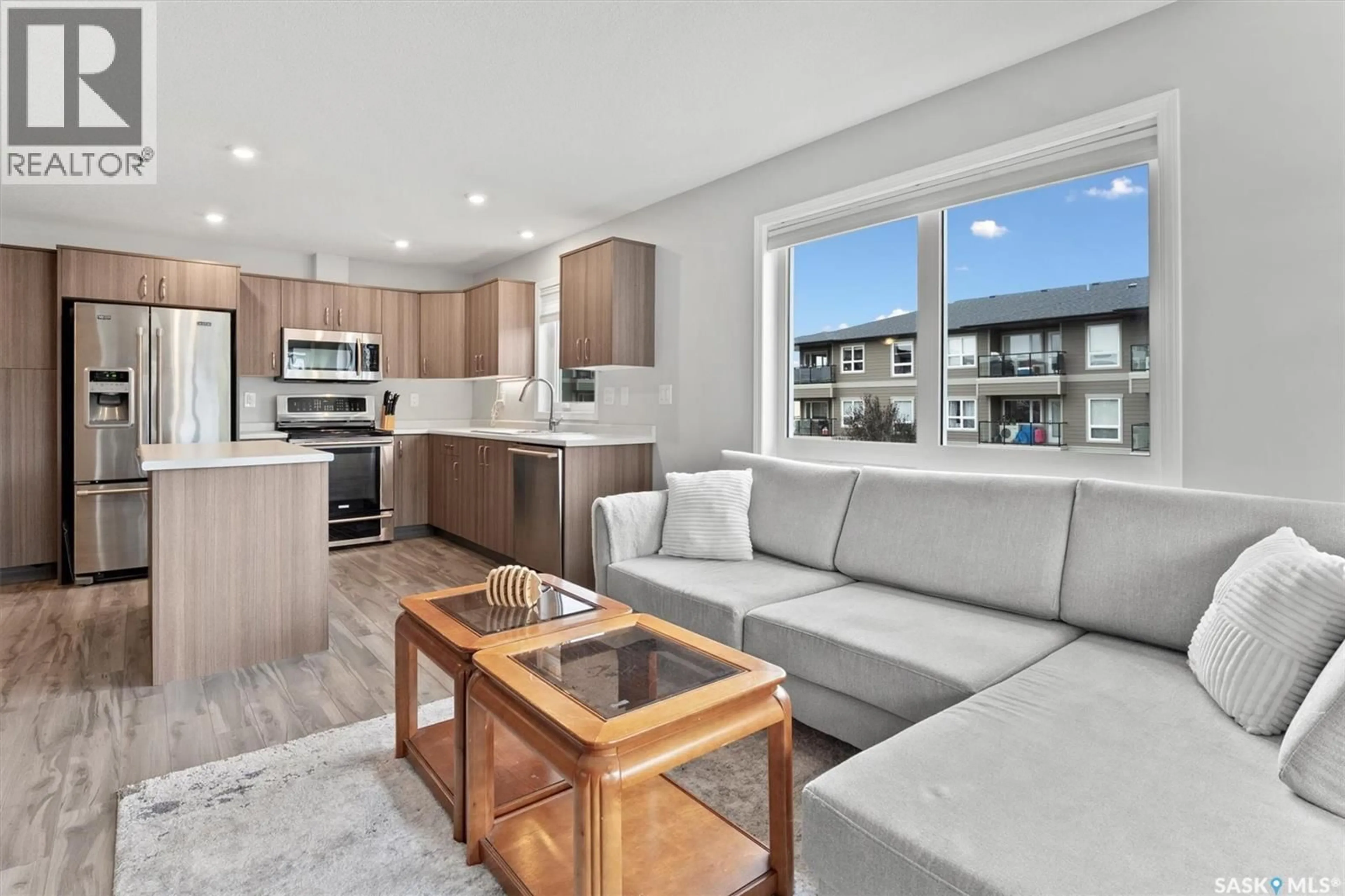 Open concept kitchen, unknown for 4206 108 WILLIS CRESCENT, Saskatoon Saskatchewan S7T0W8