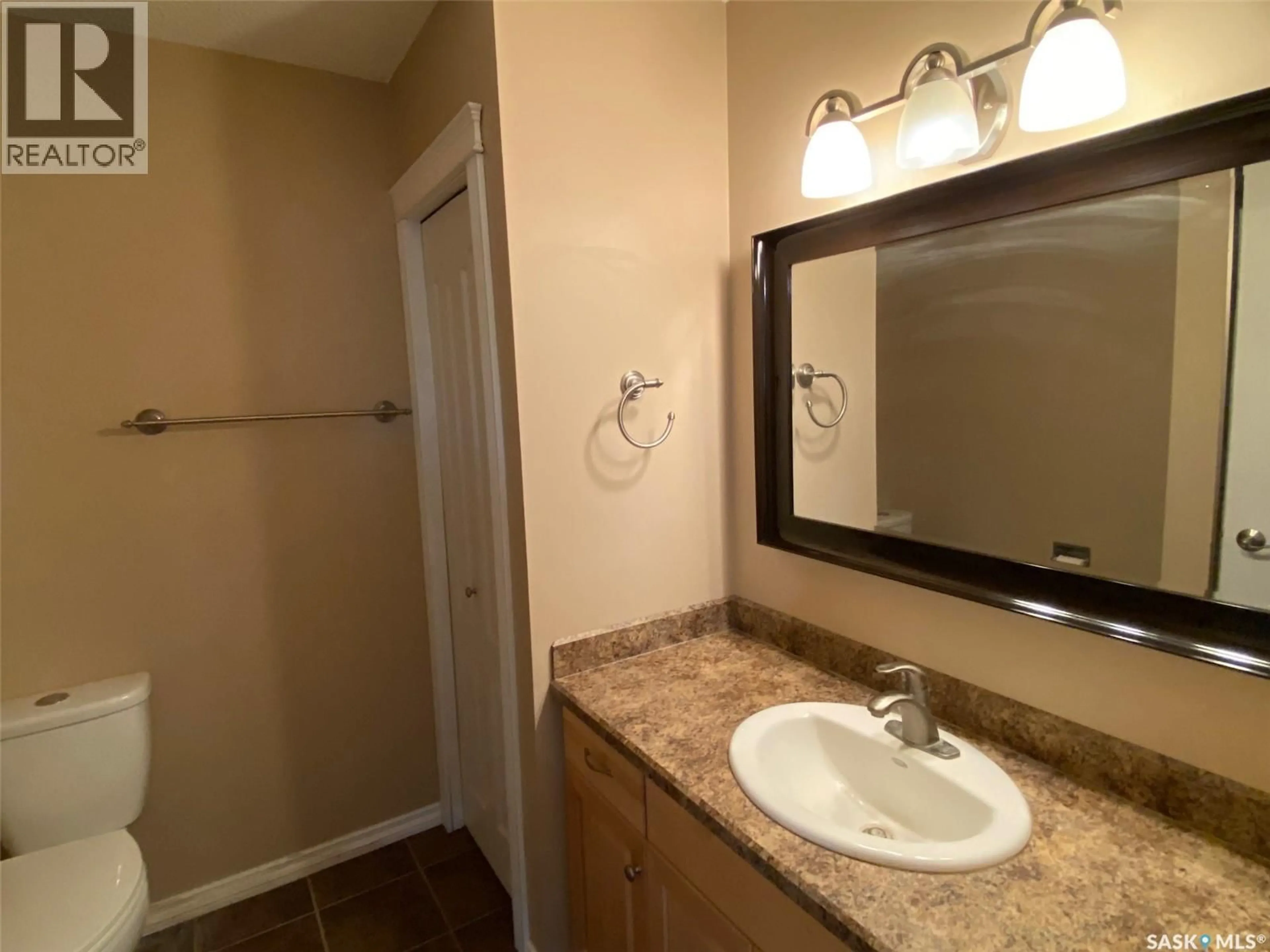Standard bathroom, ceramic/tile floor for 9 MARQUIS CRESCENT, Yorkton Saskatchewan S3N3L5