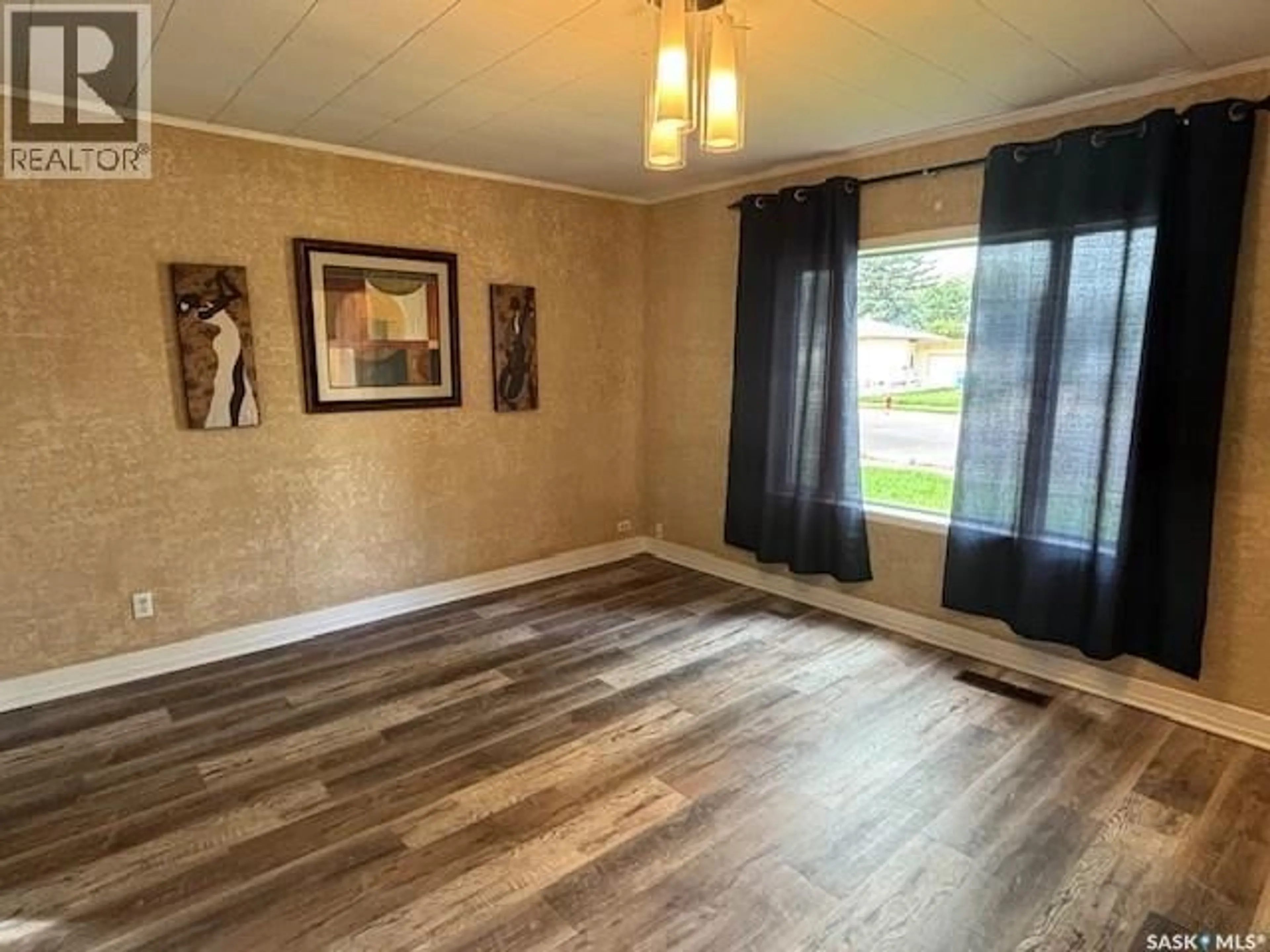 A pic of a room for 305 2ND AVENUE, Canora Saskatchewan S0A0L0
