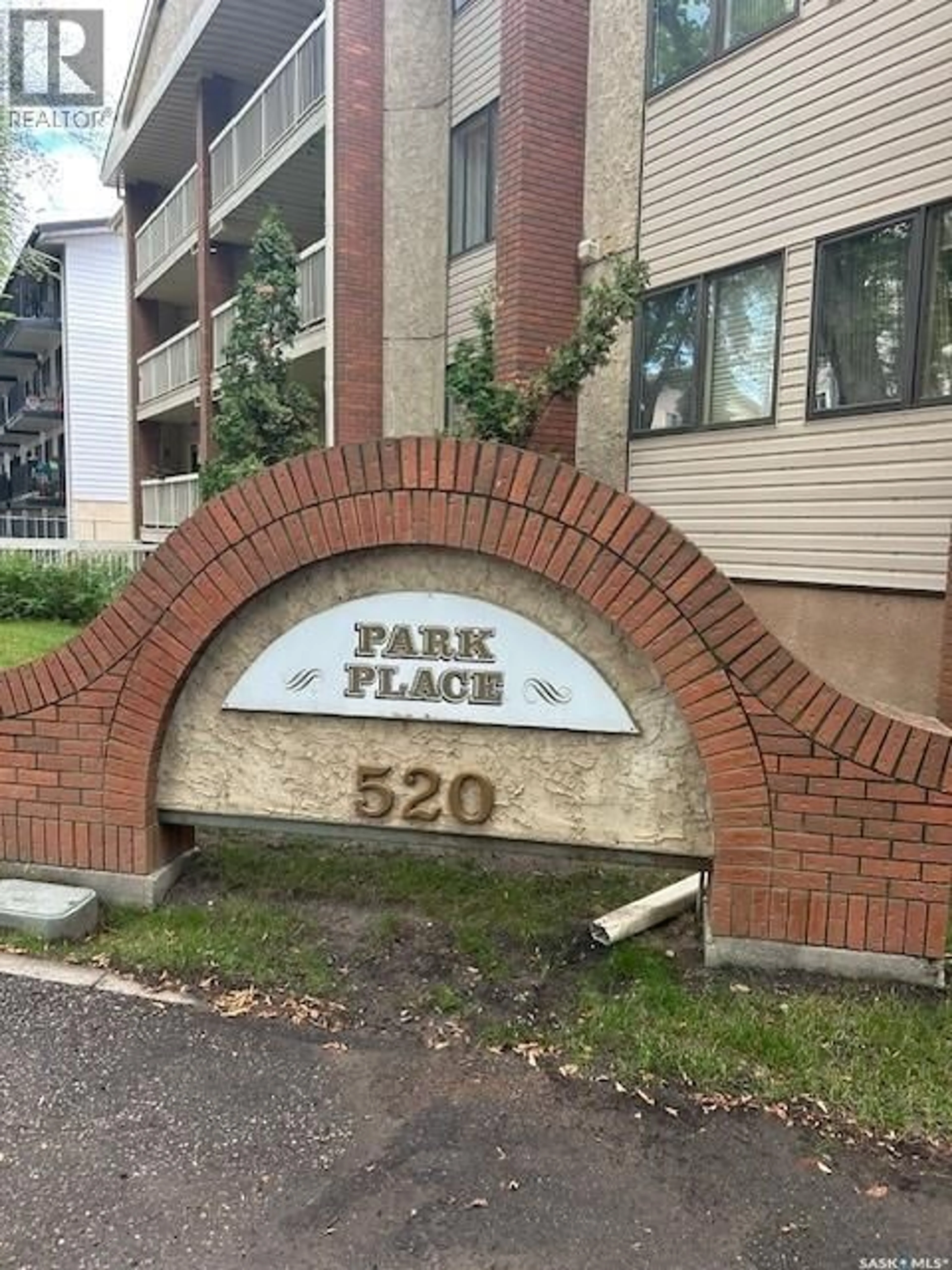 Home with brick exterior material, building for 205 - 520 3RD AVENUE, Saskatoon Saskatchewan S7K2J7