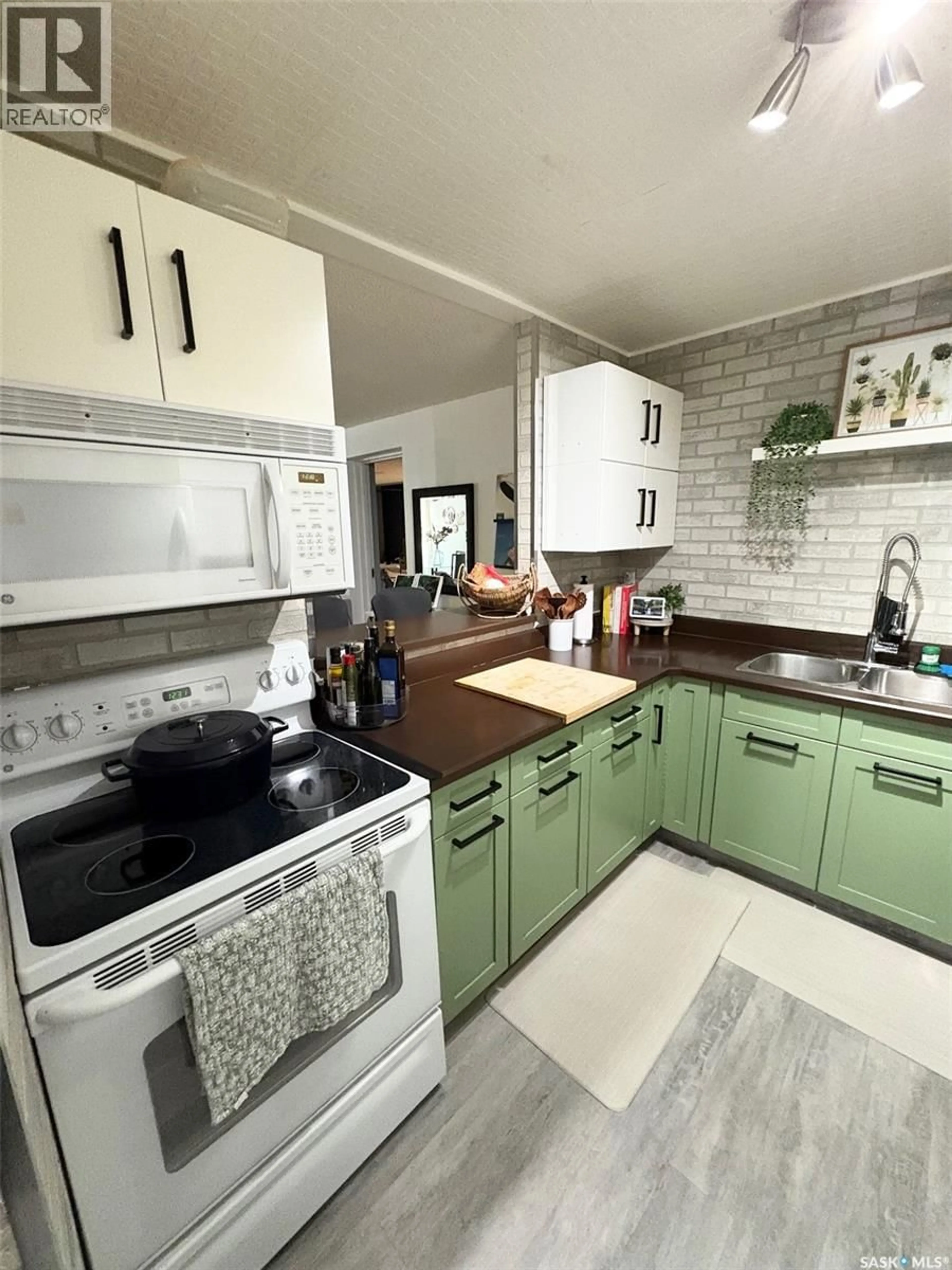 Open concept kitchen, unknown for 205 - 520 3RD AVENUE, Saskatoon Saskatchewan S7K2J7