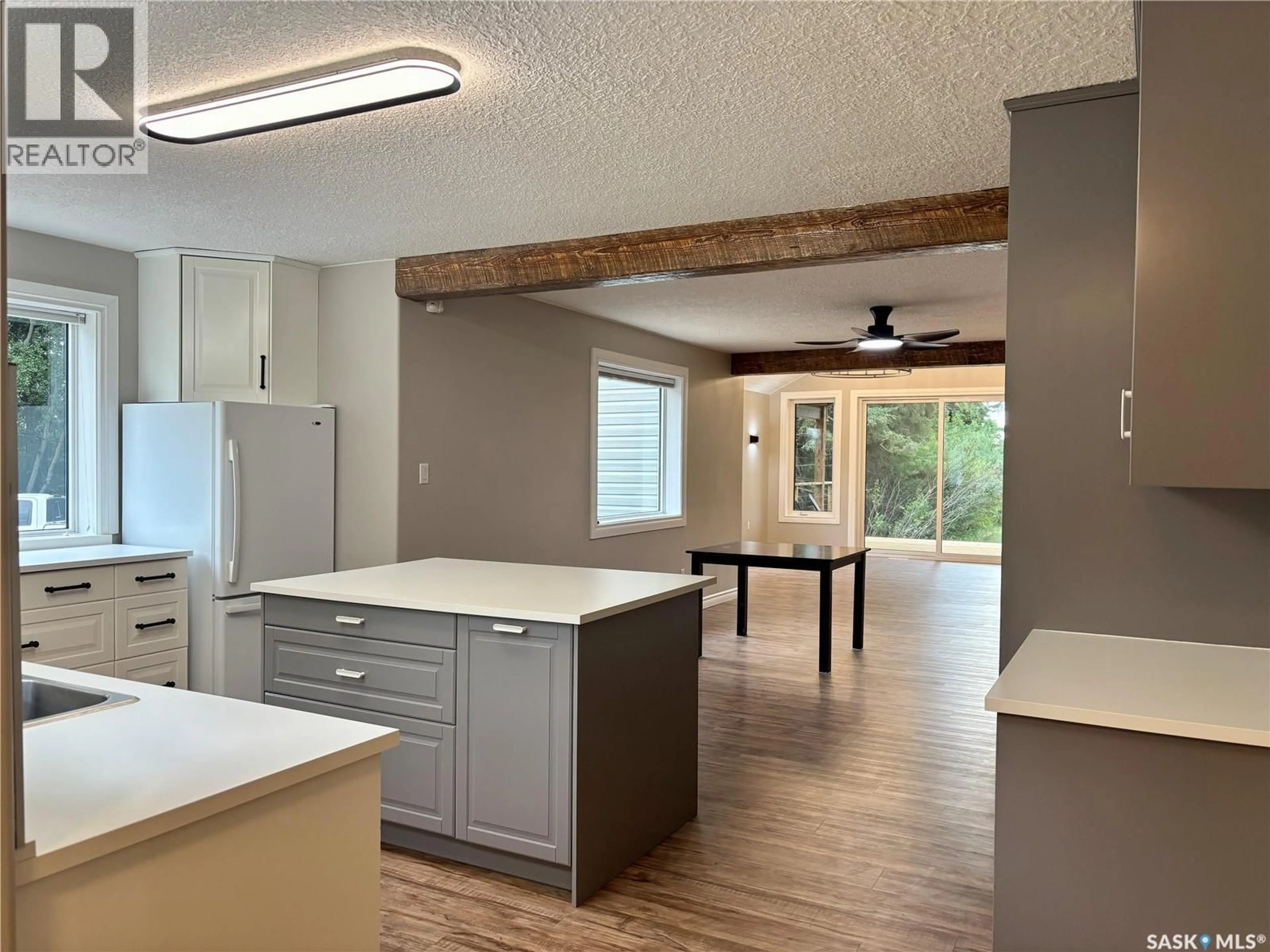 Open concept kitchen, unknown for SIKLENKA HOMESTEAD, Parkdale Rm No. 498 Saskatchewan S0M0Y0