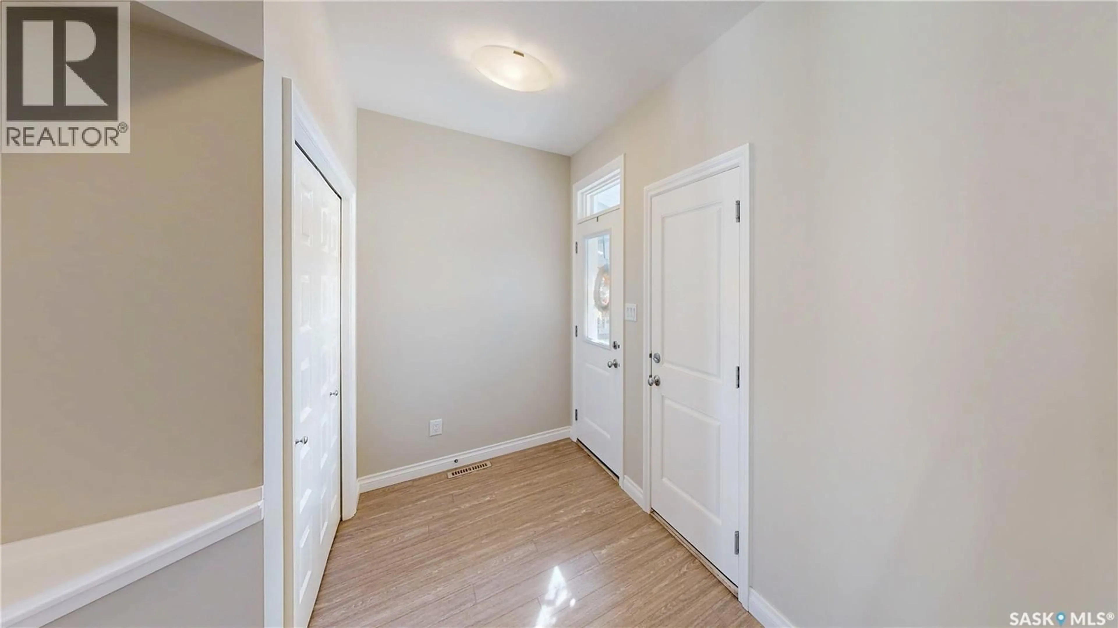 Indoor entryway for E - 4606 GREEN BROOKS WAY, Regina Saskatchewan S4V3K6