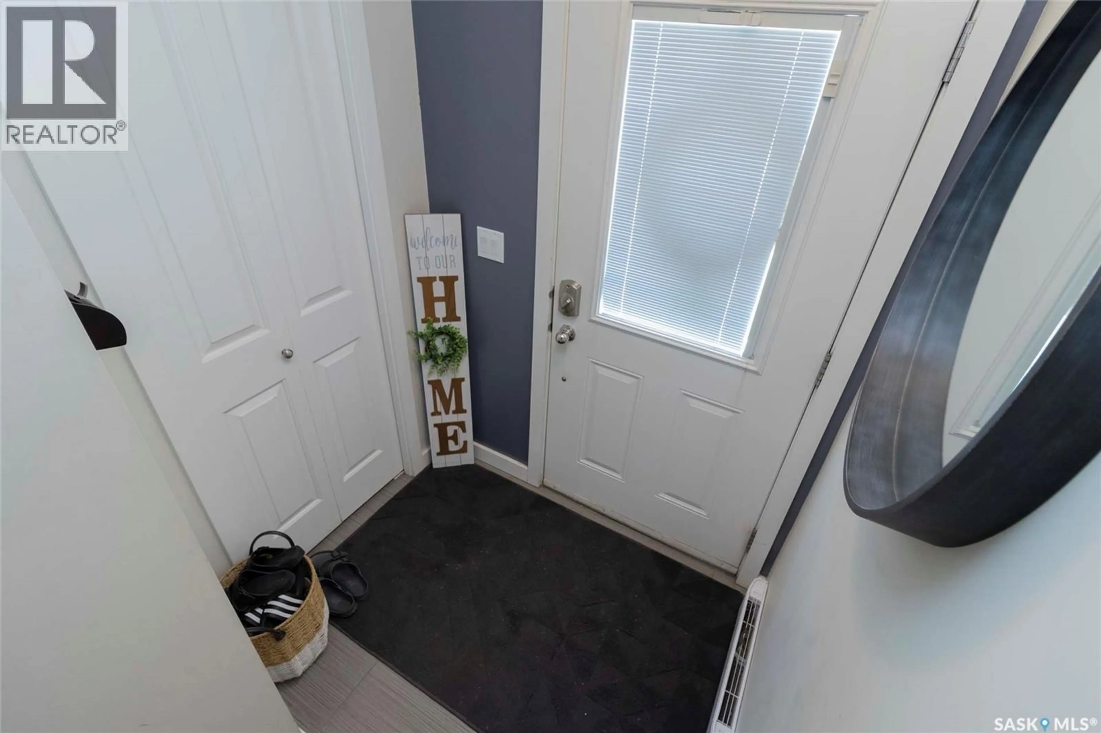 Indoor entryway for 1015 - 304 PATRICK CRESCENT, Saskatoon Saskatchewan S7M0M3