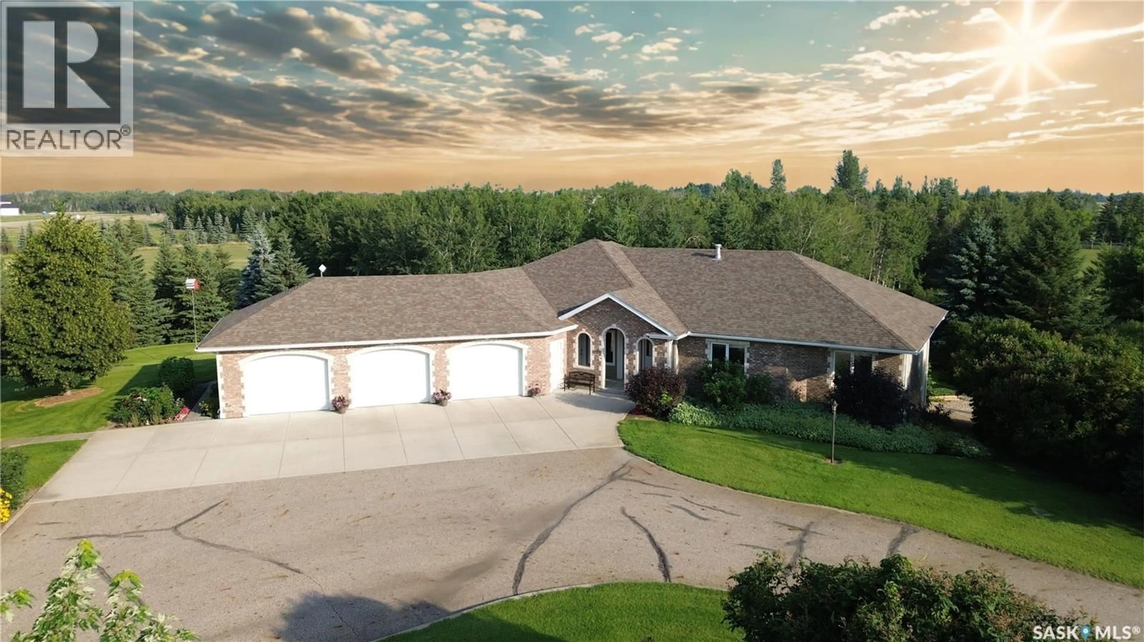 A pic from outside/outdoor area/front of a property/back of a property/a pic from drone, unknown for 38 WOOD MEADOWS LANE, Corman Park Rm No. 344 Saskatchewan S7T1C7
