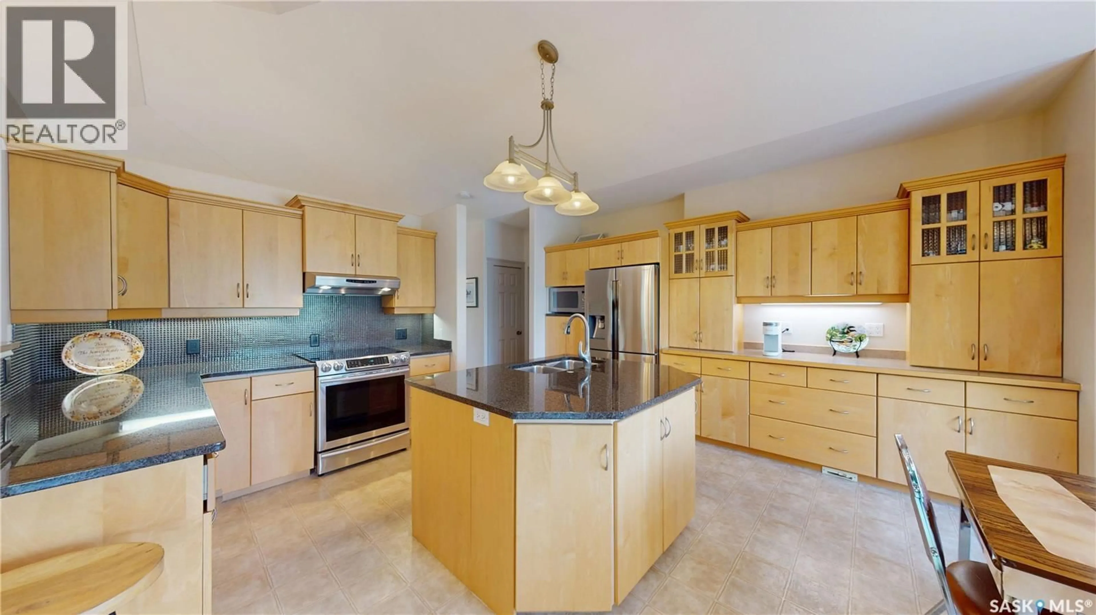Open concept kitchen, ceramic/tile floor for 38 WOOD MEADOWS LANE, Corman Park Rm No. 344 Saskatchewan S7T1C7