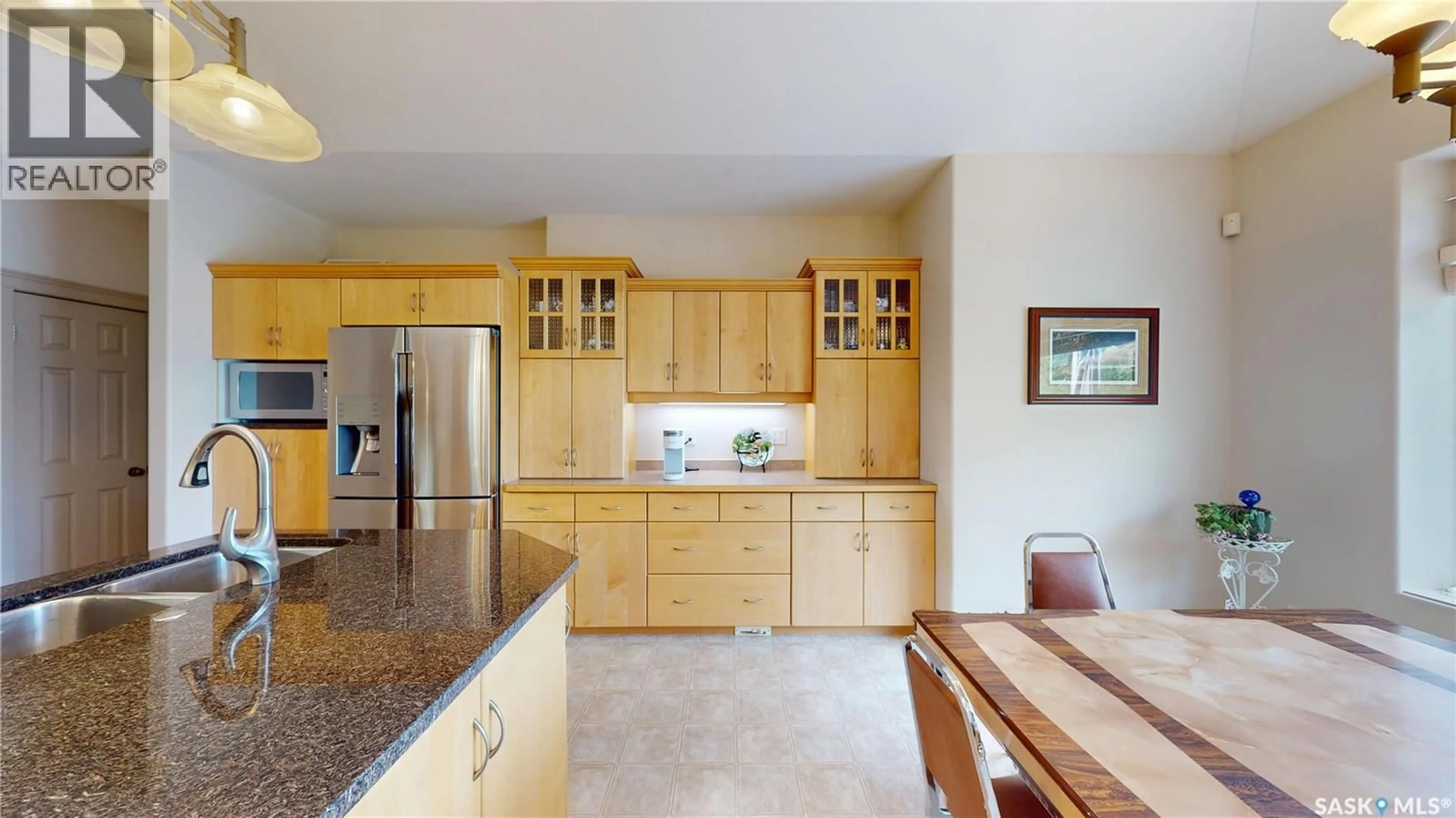 Open concept kitchen, ceramic/tile floor for 38 WOOD MEADOWS LANE, Corman Park Rm No. 344 Saskatchewan S7T1C7