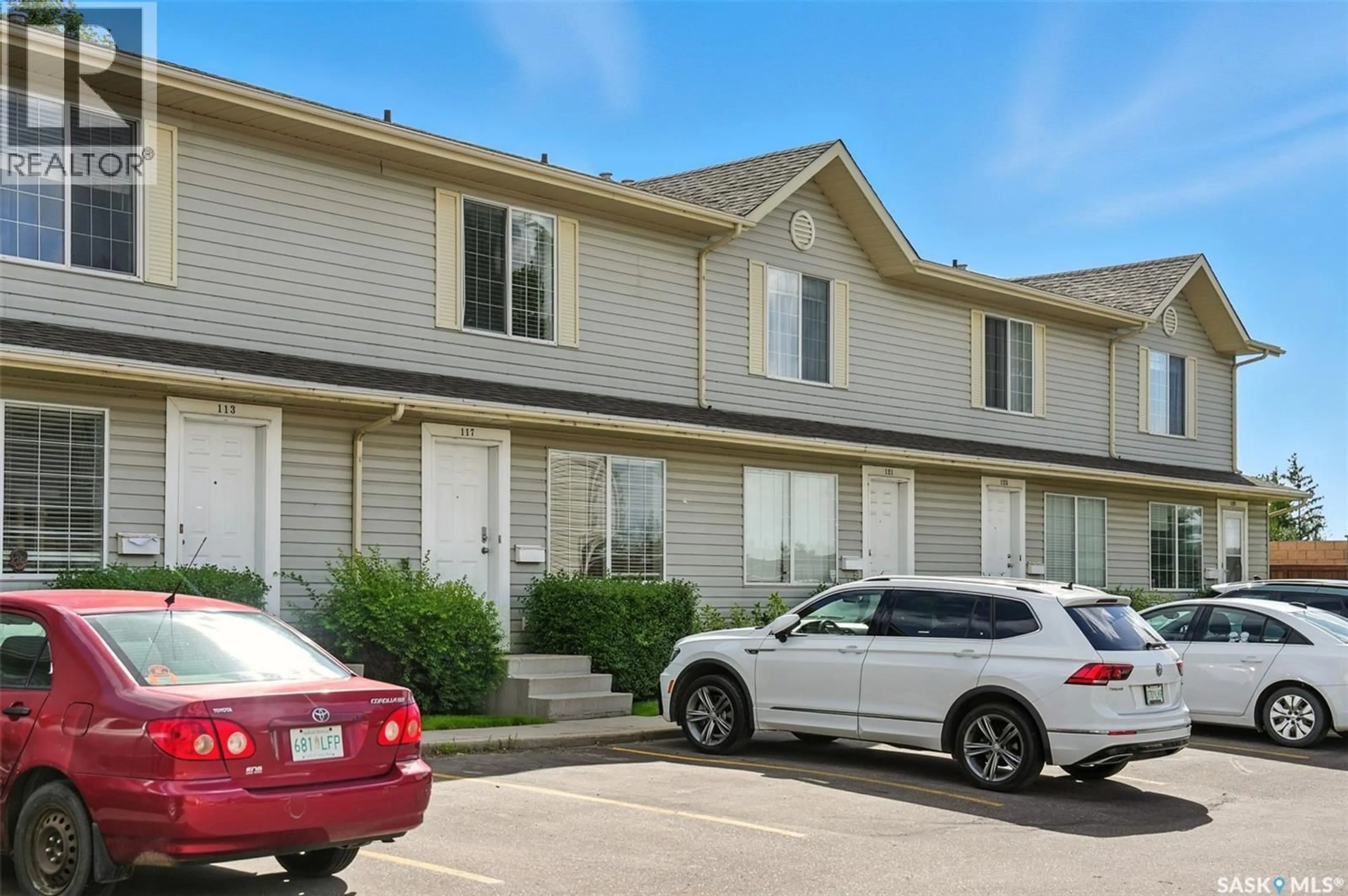 Home with vinyl exterior material, street for 815 - 117 KRISTJANSON ROAD, Saskatoon Saskatchewan S7S1M6