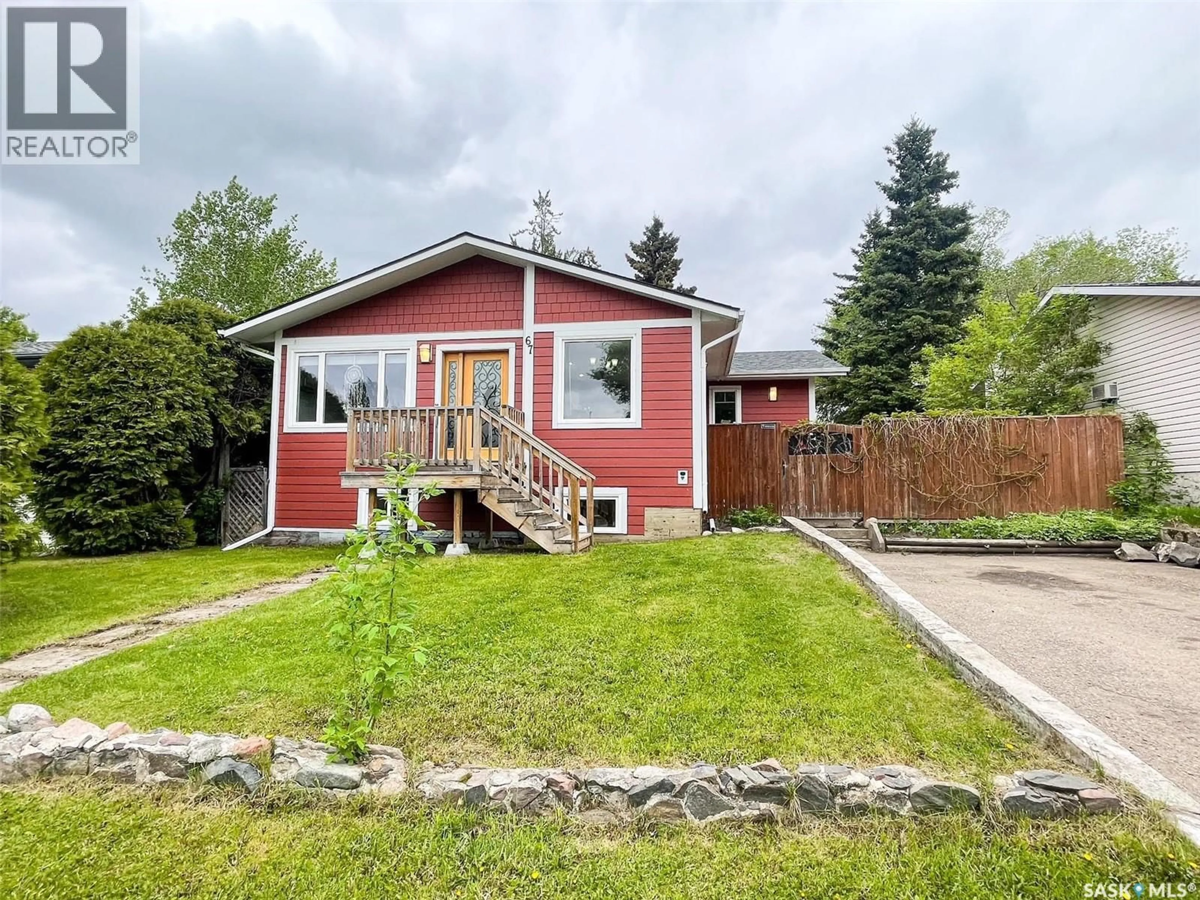 A pic from outside/outdoor area/front of a property/back of a property/a pic from drone, street for 67 DUNFIELD CRESCENT, Meadow Lake Saskatchewan S9X1C4
