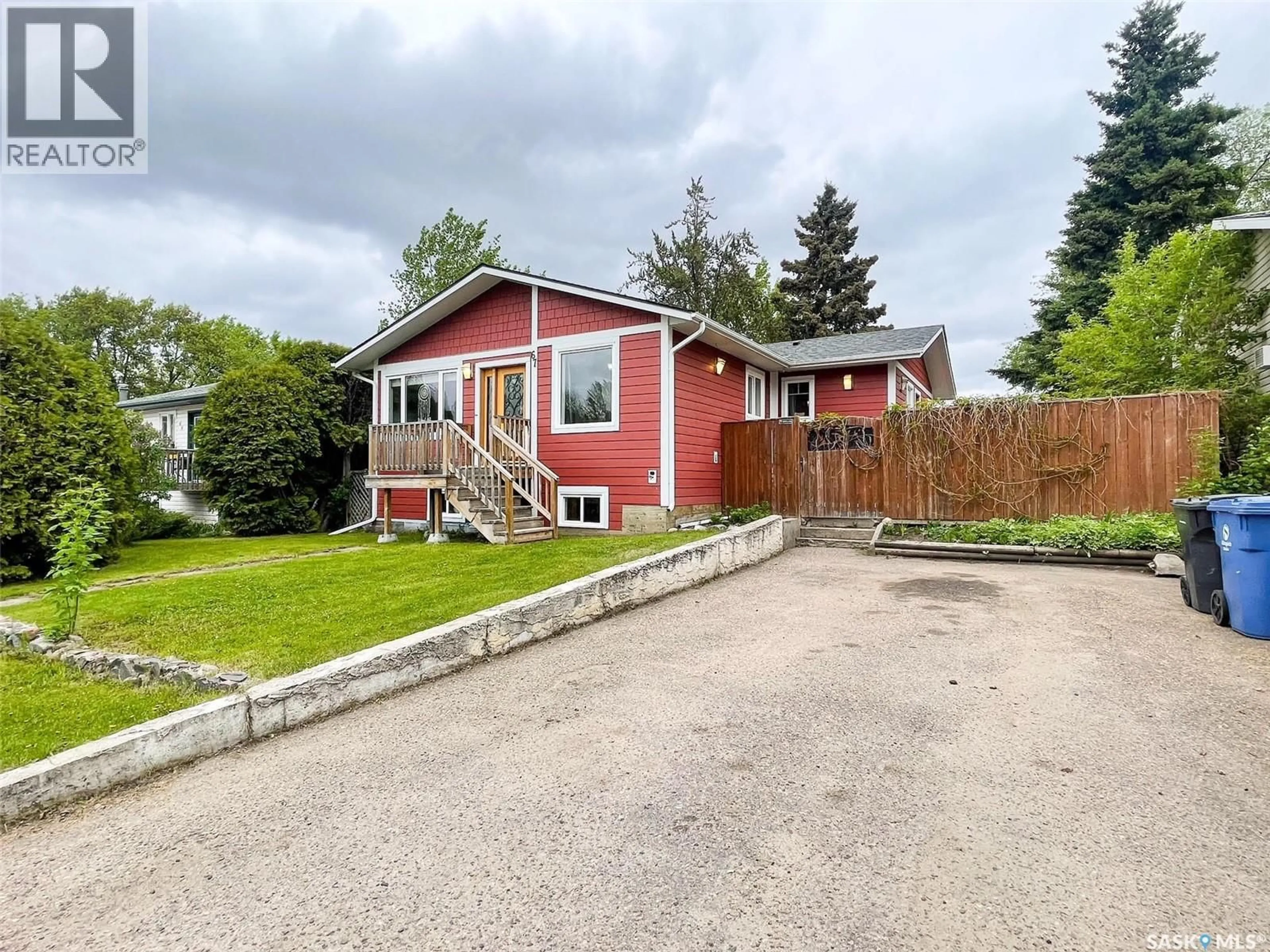 A pic from outside/outdoor area/front of a property/back of a property/a pic from drone, street for 67 DUNFIELD CRESCENT, Meadow Lake Saskatchewan S9X1C4