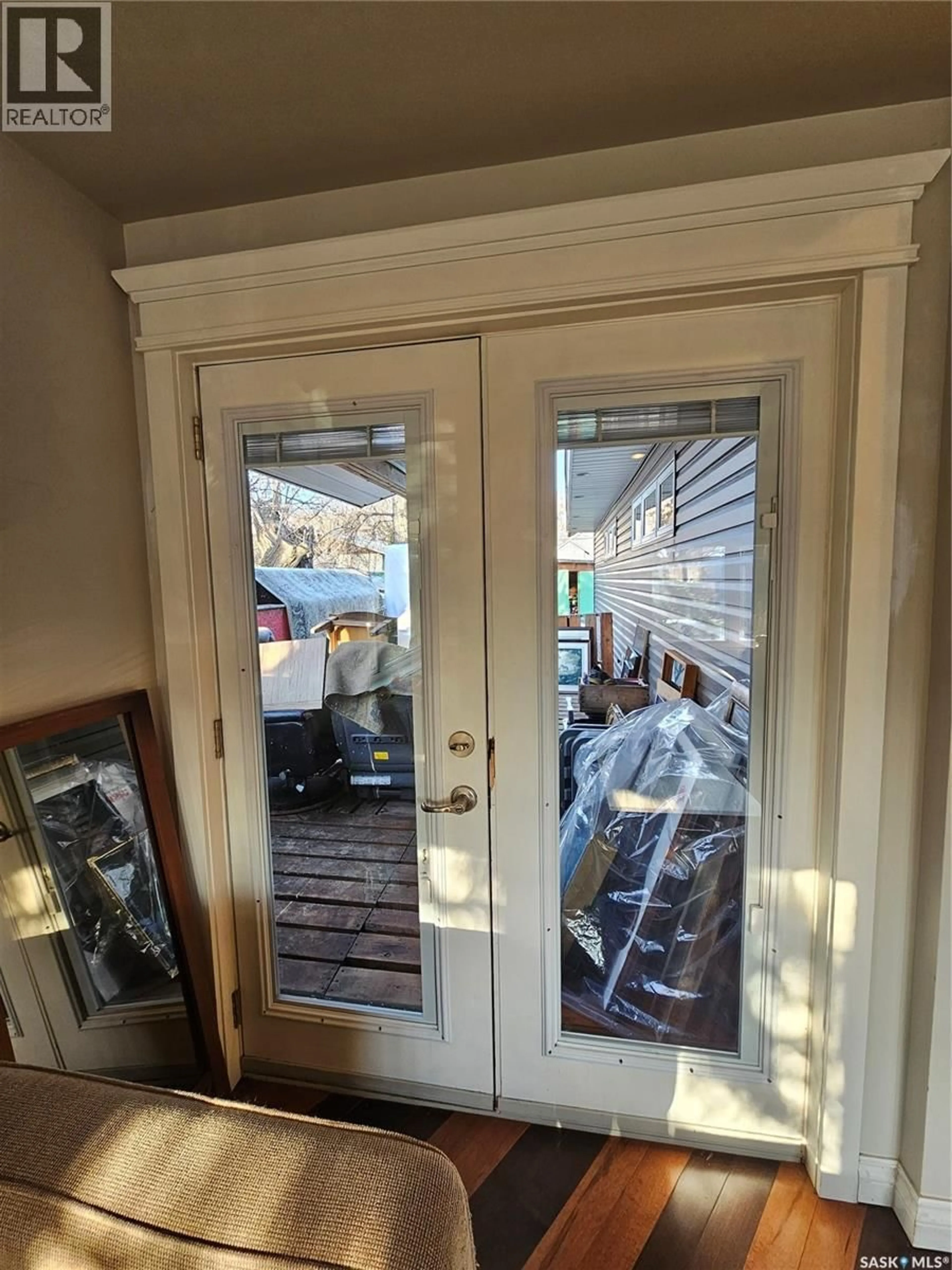 Indoor entryway for 1207 KILBURN AVENUE, Saskatoon Saskatchewan S7M0J6