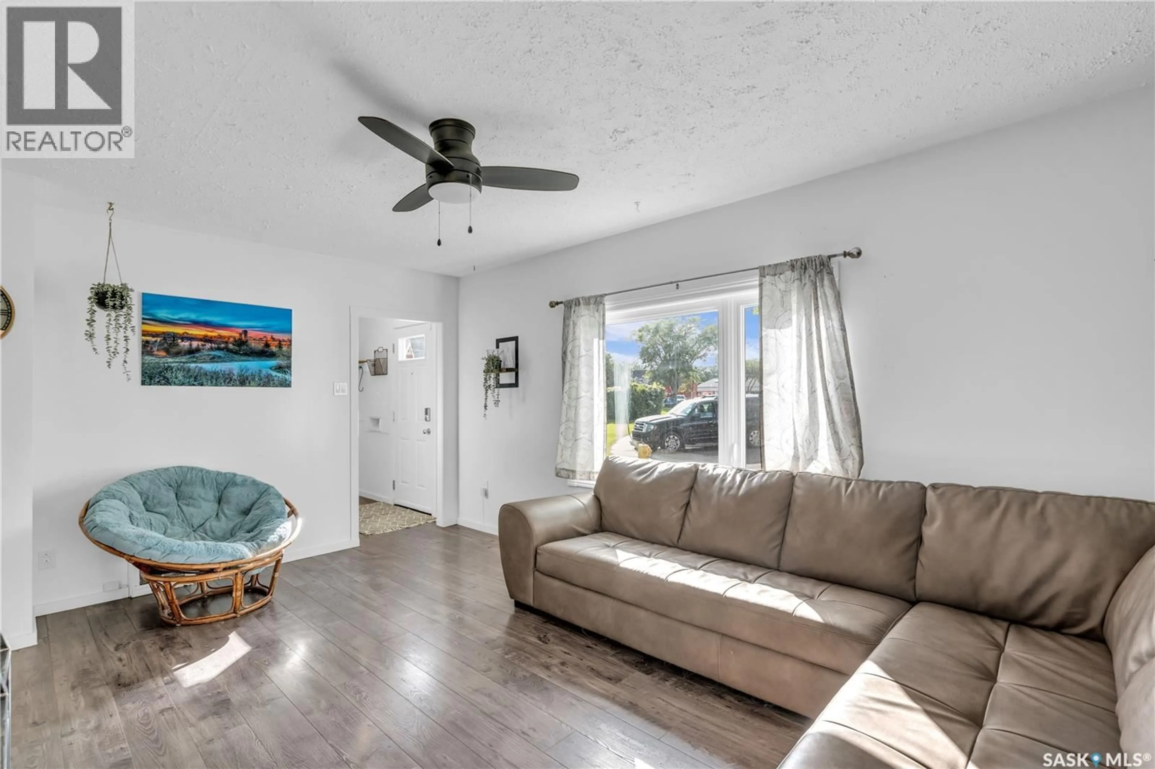 Living room with furniture, unknown for 6 GREY PLACE, Saskatoon Saskatchewan S7L1C6