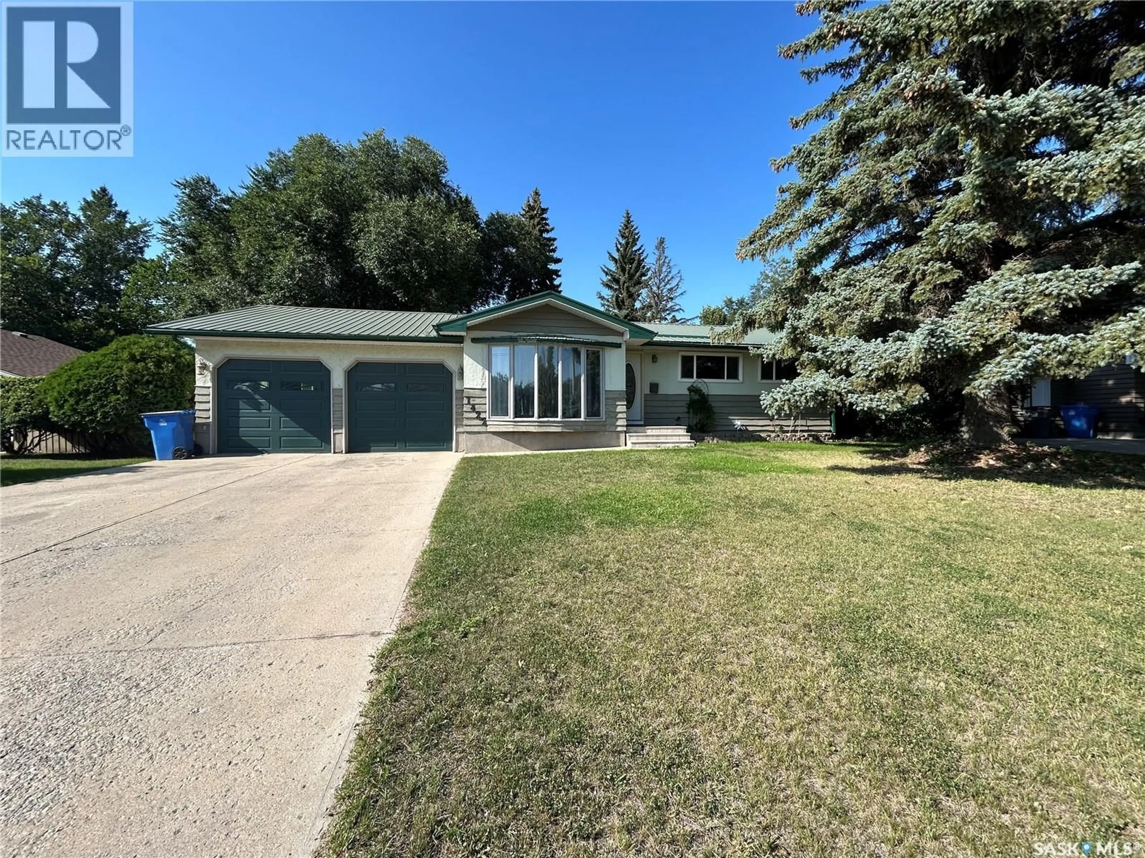 A pic from outside/outdoor area/front of a property/back of a property/a pic from drone, street for 1422 NICHOLSON ROAD, Estevan Saskatchewan S4A1T8