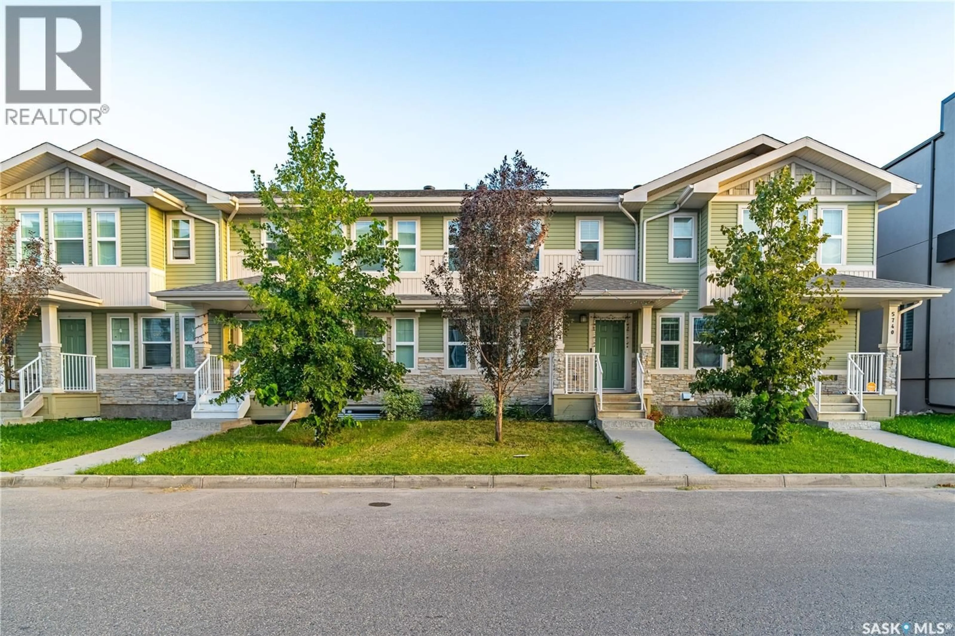 A pic from outside/outdoor area/front of a property/back of a property/a pic from drone, street for 5742 GLIDE CRESCENT, Regina Saskatchewan S4W0P1