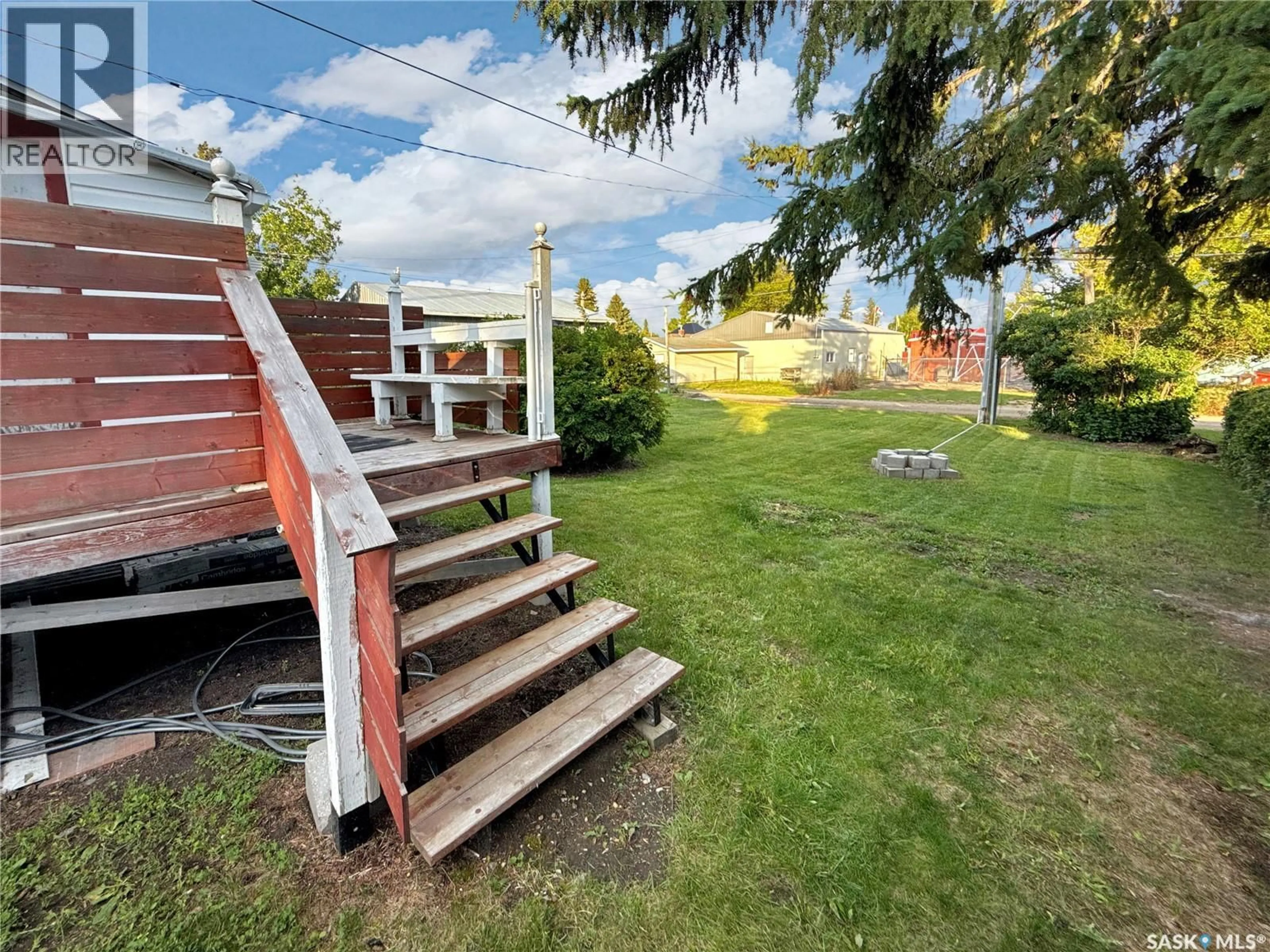 A pic from outside/outdoor area/front of a property/back of a property/a pic from drone, unknown for 215 CARLTON STREET, Rocanville Saskatchewan S0A3L0