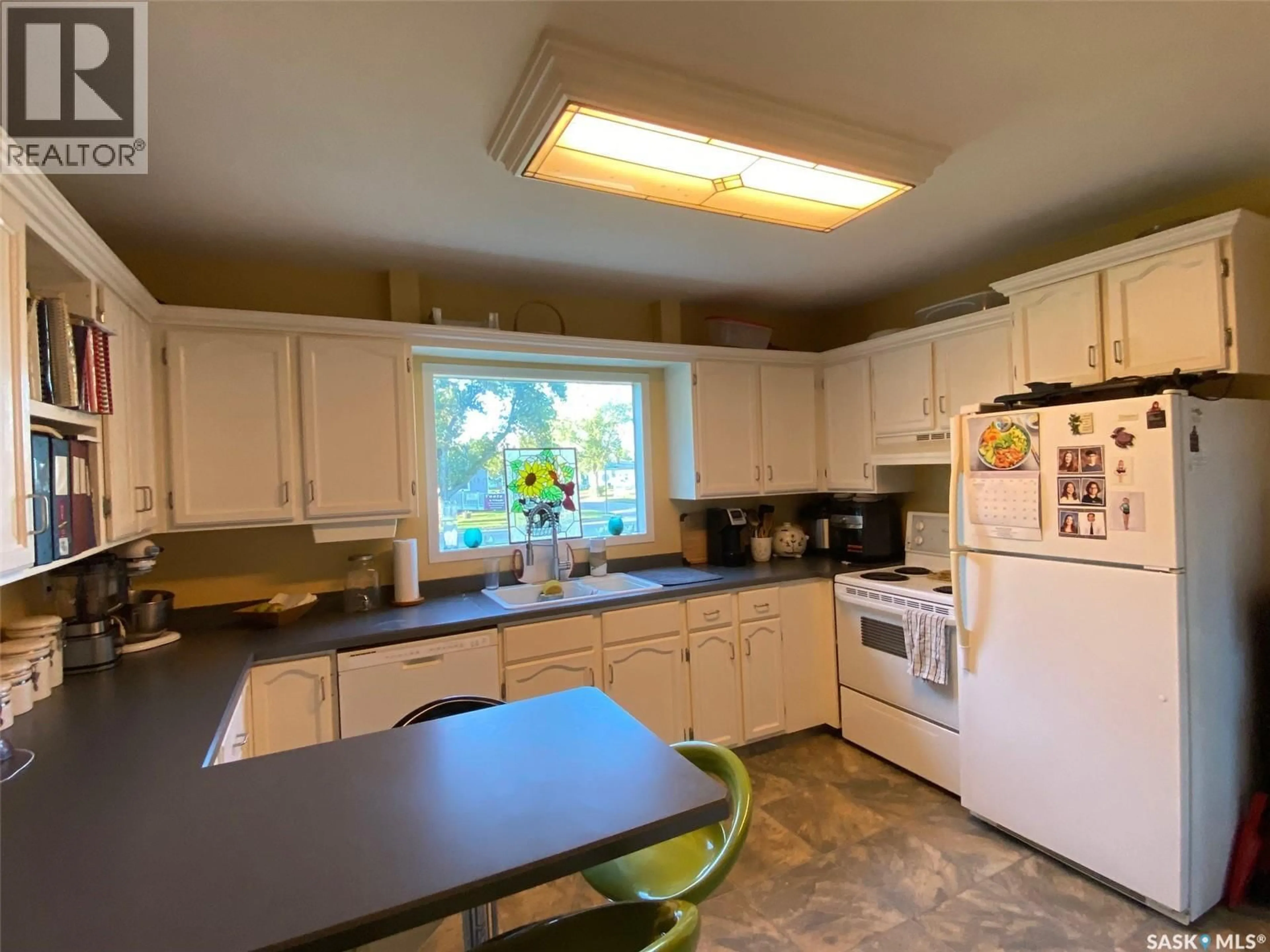 Standard kitchen, unknown for 158 BROADWAY STREET, Yorkton Saskatchewan S3N0M6