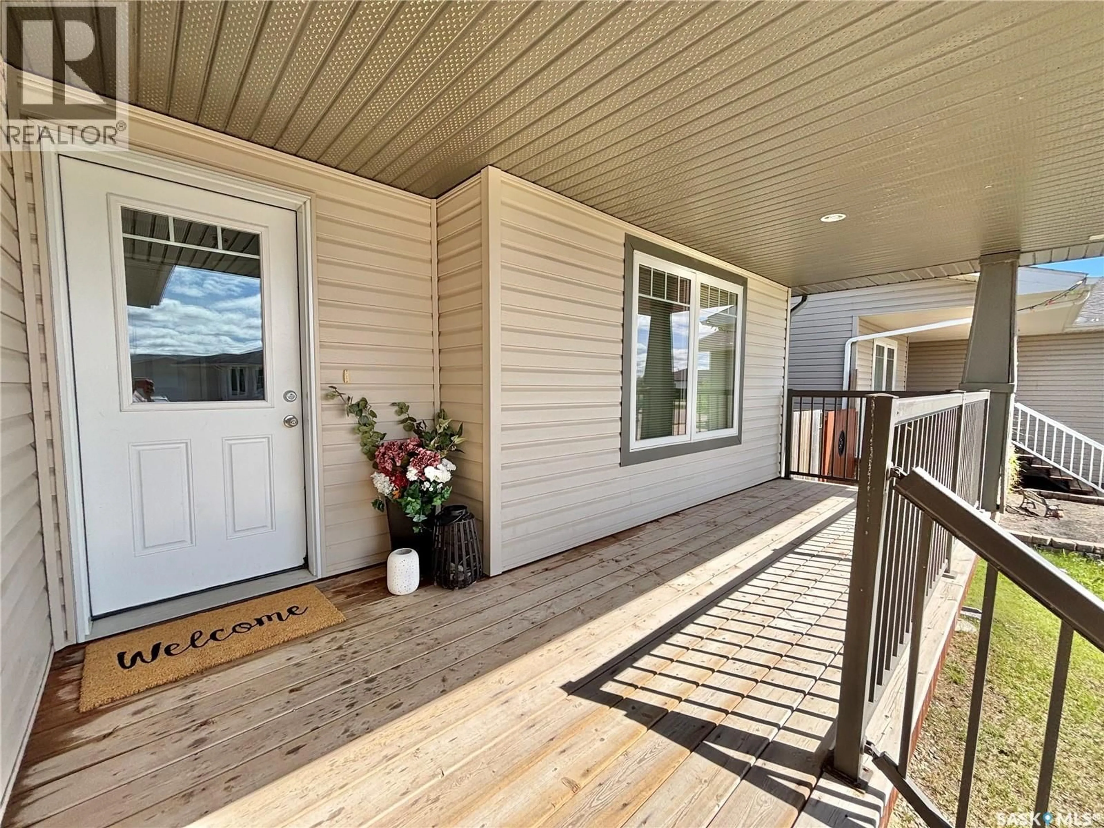 Indoor entryway for 195 GOOD SPIRIT CRESCENT, Yorkton Saskatchewan S3N3J8