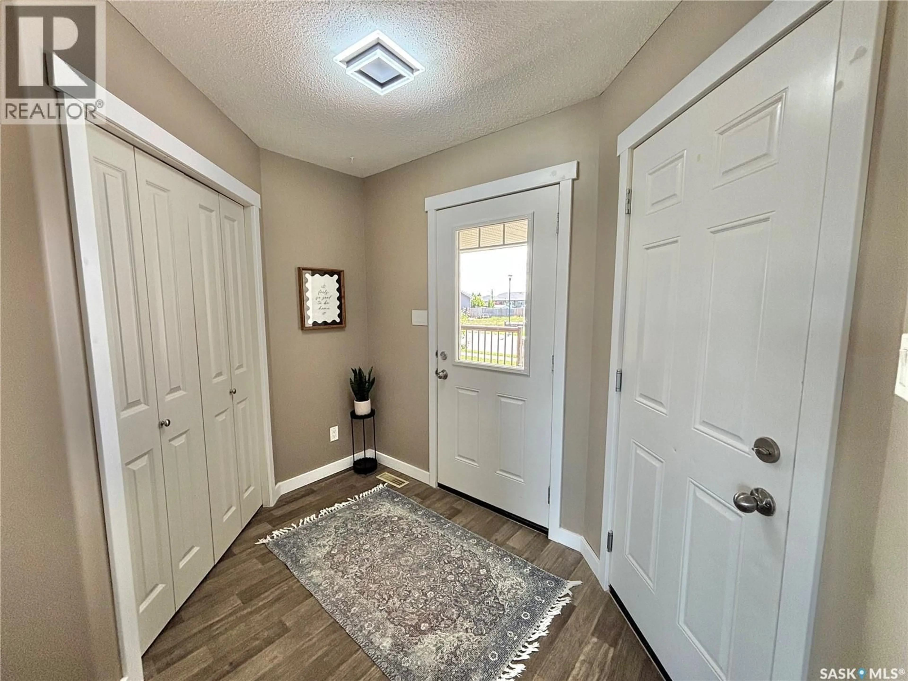 Indoor entryway for 195 GOOD SPIRIT CRESCENT, Yorkton Saskatchewan S3N3J8