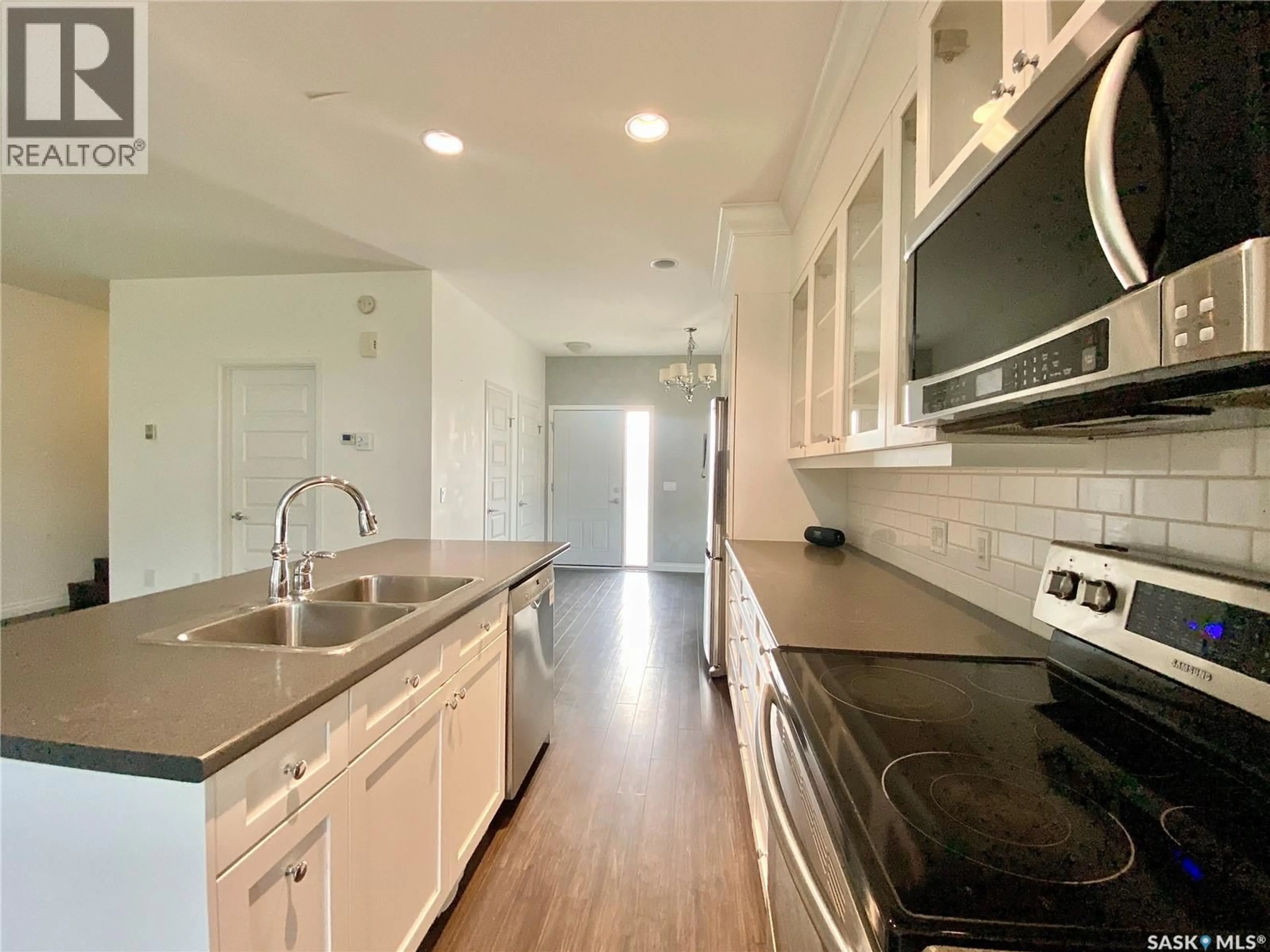 Open concept kitchen, unknown for A & B - 422 ST MARY STREET, Esterhazy Saskatchewan S0A0X0
