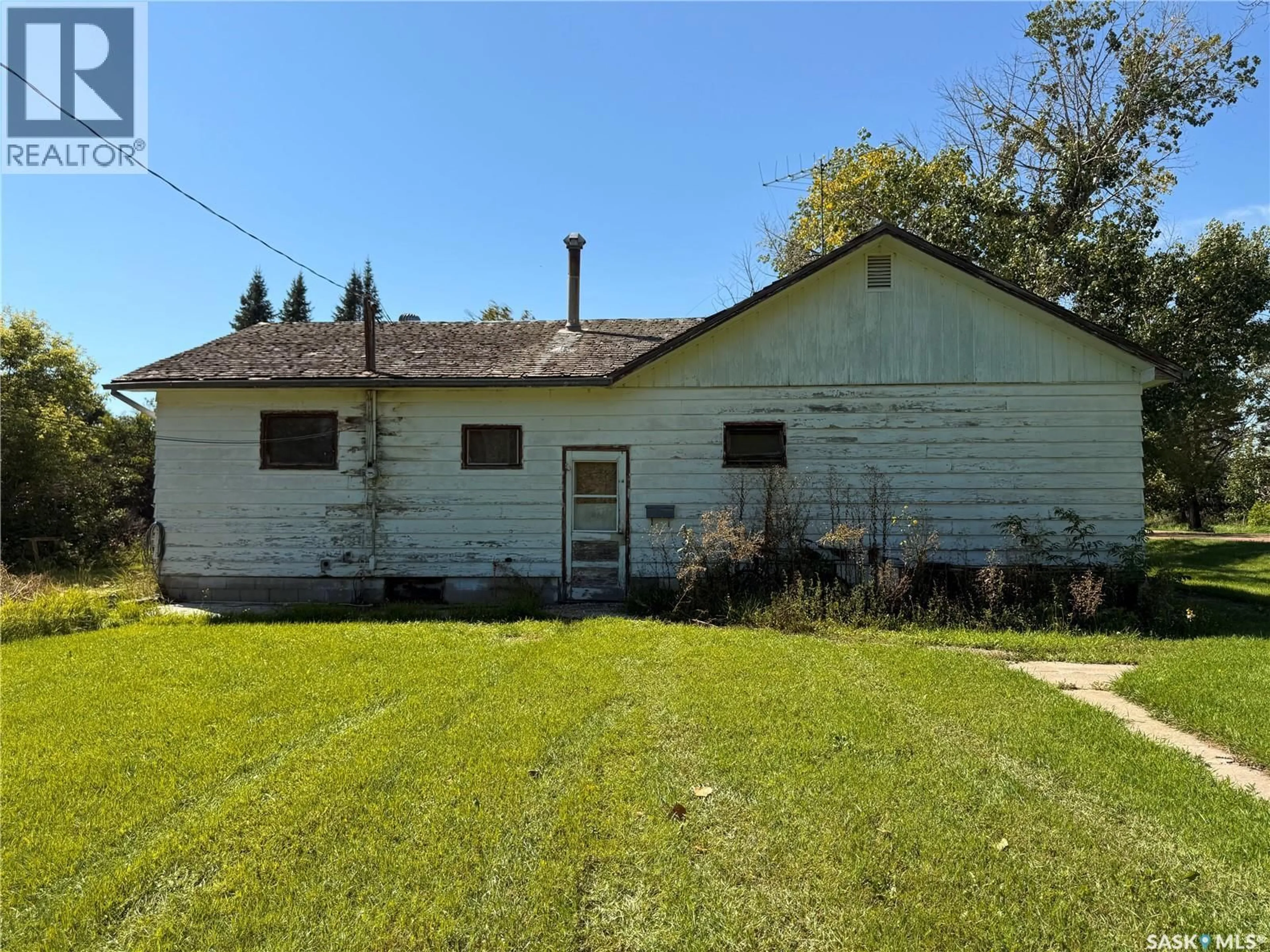 A pic from outside/outdoor area/front of a property/back of a property/a pic from drone, building for 301 MILDEN STREET, Conquest Saskatchewan S0L0L0