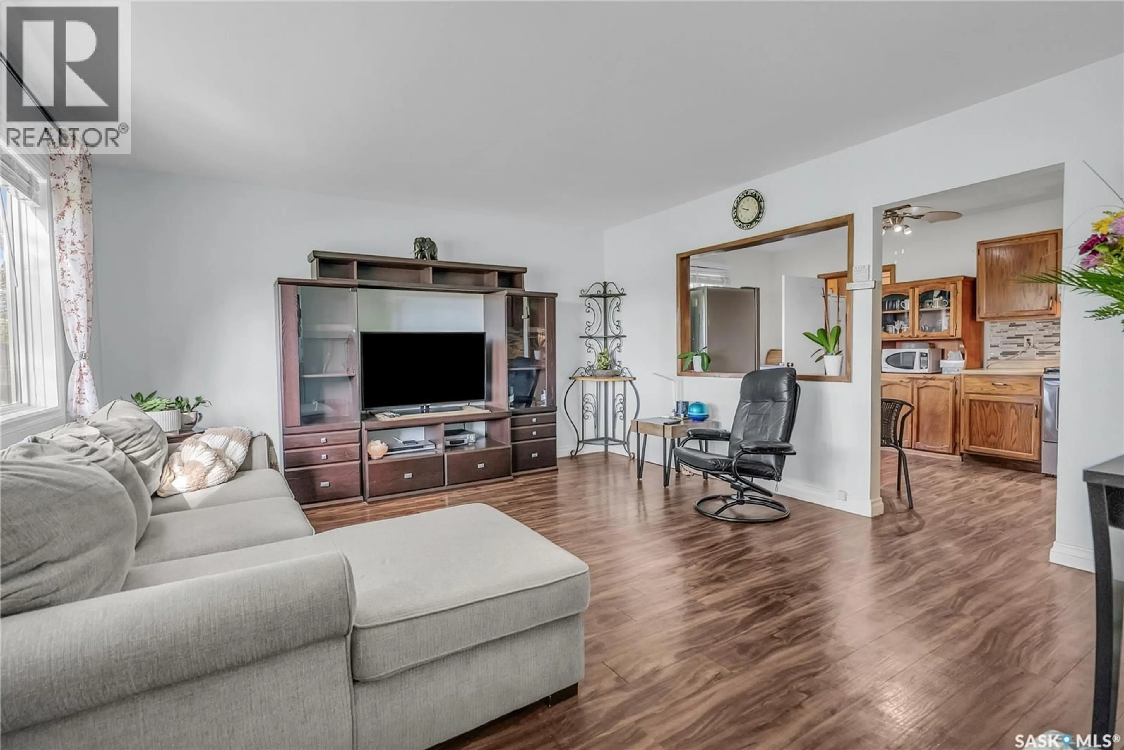 Living room with furniture, unknown for 302 OTTAWA AVENUE, Saskatoon Saskatchewan S7L3P1