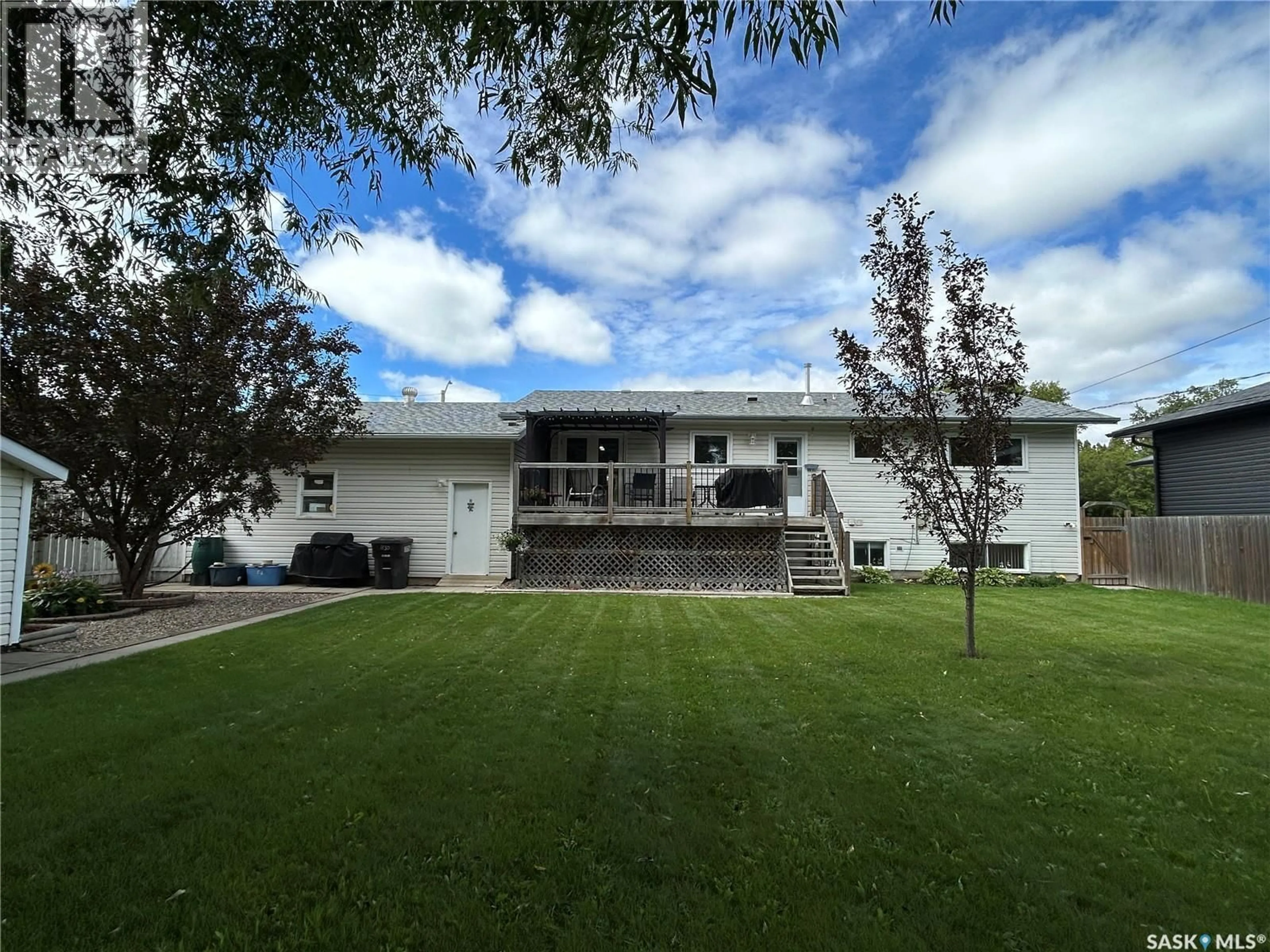 Home with vinyl exterior material, unknown for 1130 9TH STREET, Humboldt Saskatchewan S0K2A0