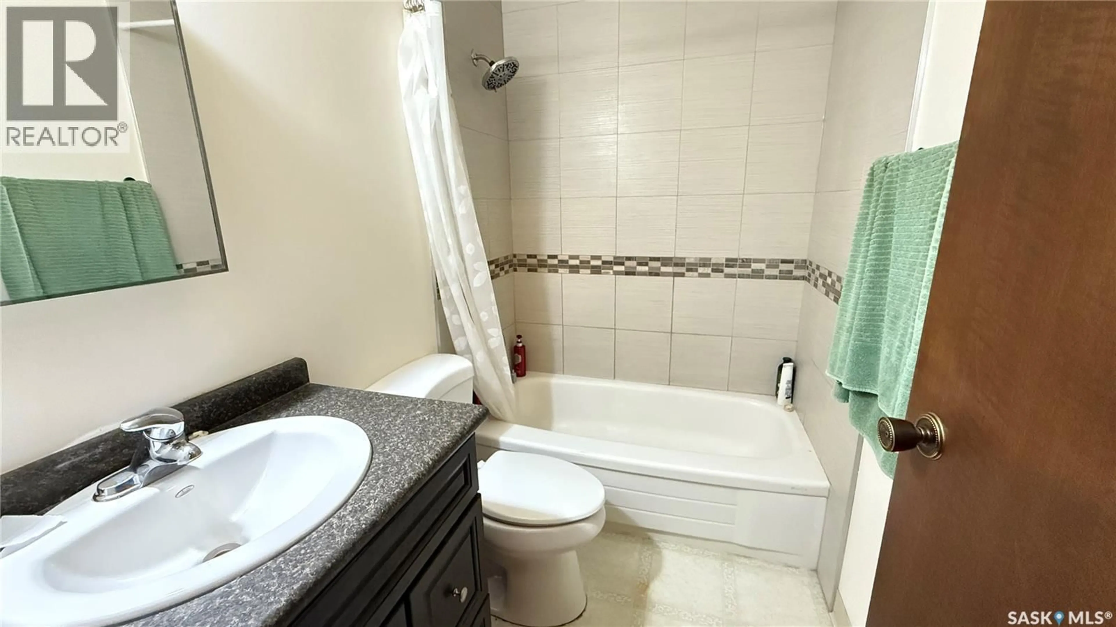 Standard bathroom, ceramic/tile floor for 320 1ST STREET, Meota Saskatchewan S0M1X0