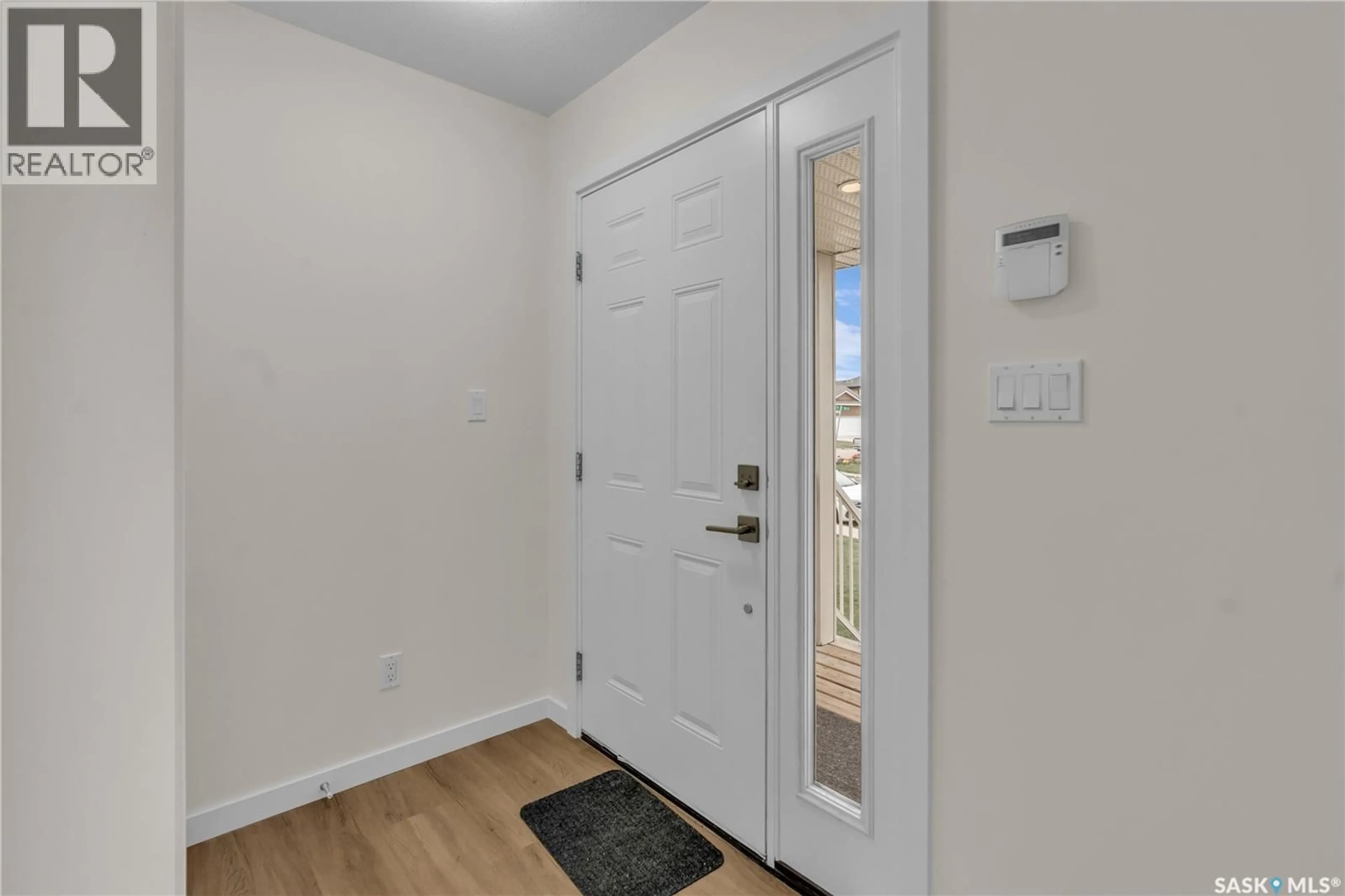 Indoor entryway for 611 PADGET LANE, Saskatoon Saskatchewan S7W0H3