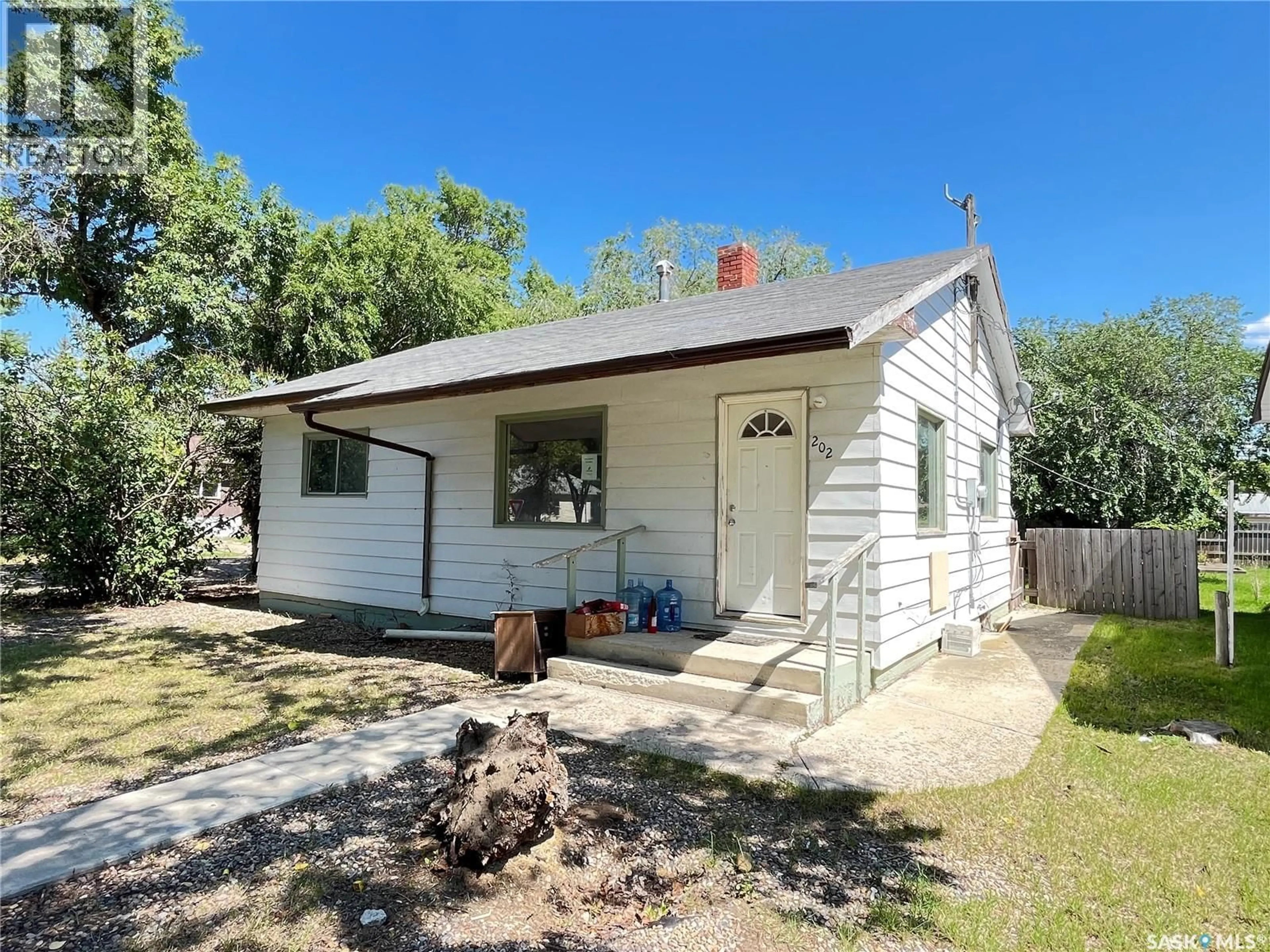 A pic from outside/outdoor area/front of a property/back of a property/a pic from drone, street for 202 MARSH STREET, Maple Creek Saskatchewan S0N1N0