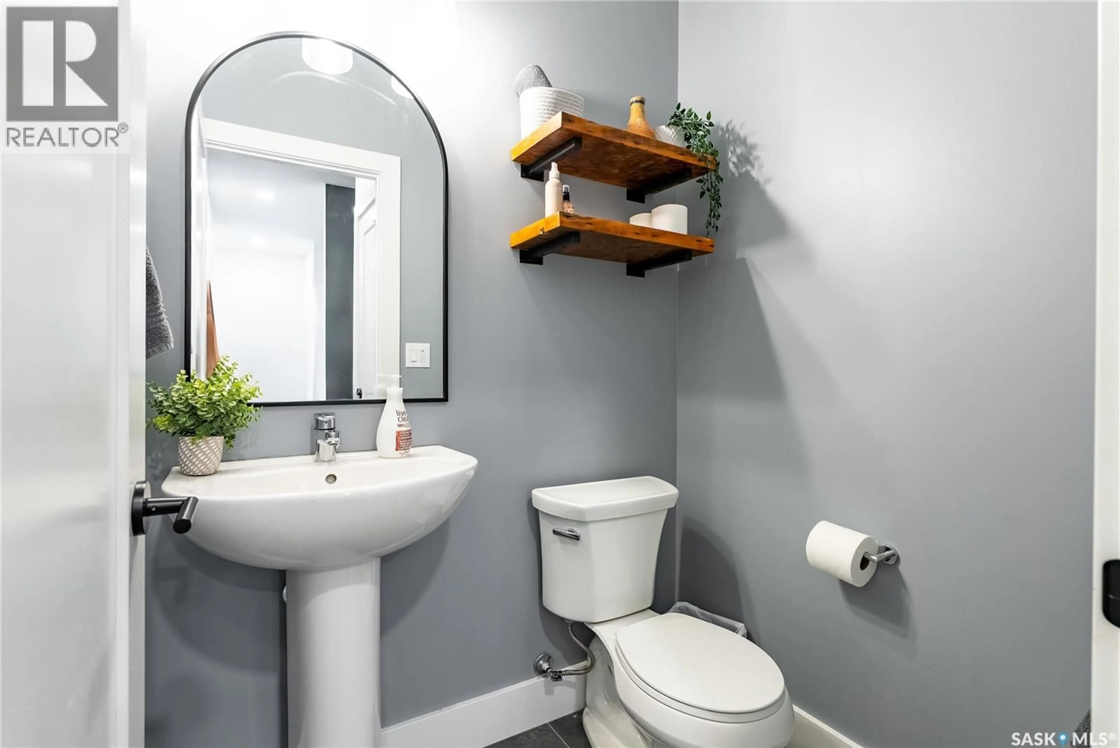 Standard bathroom, ceramic/tile floor for 328 OLSON LANE, Saskatoon Saskatchewan S7V0X6
