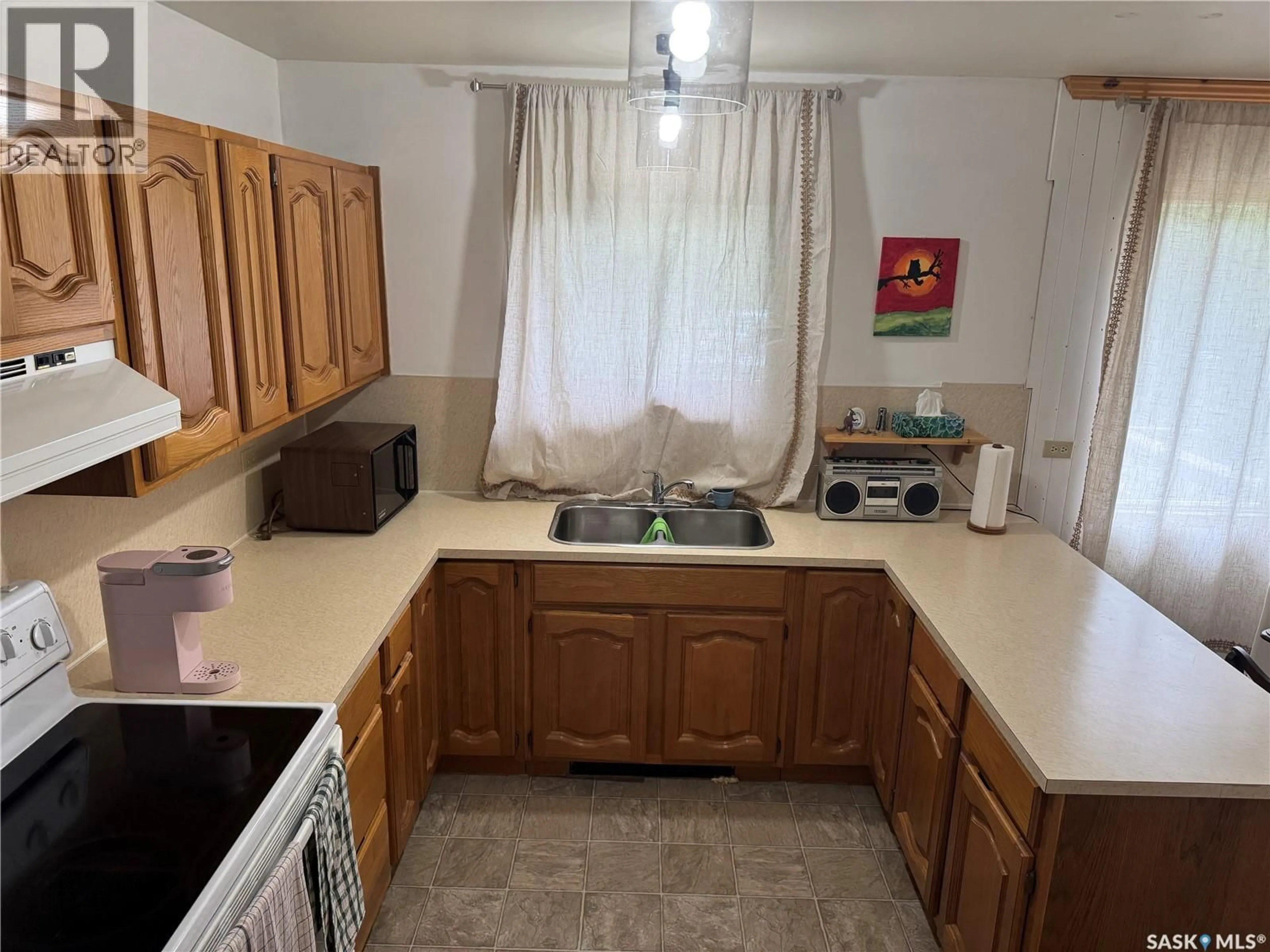 Standard kitchen, unknown for 808 POTTER CRESCENT, Good Spirit Lake Saskatchewan S0A0L0