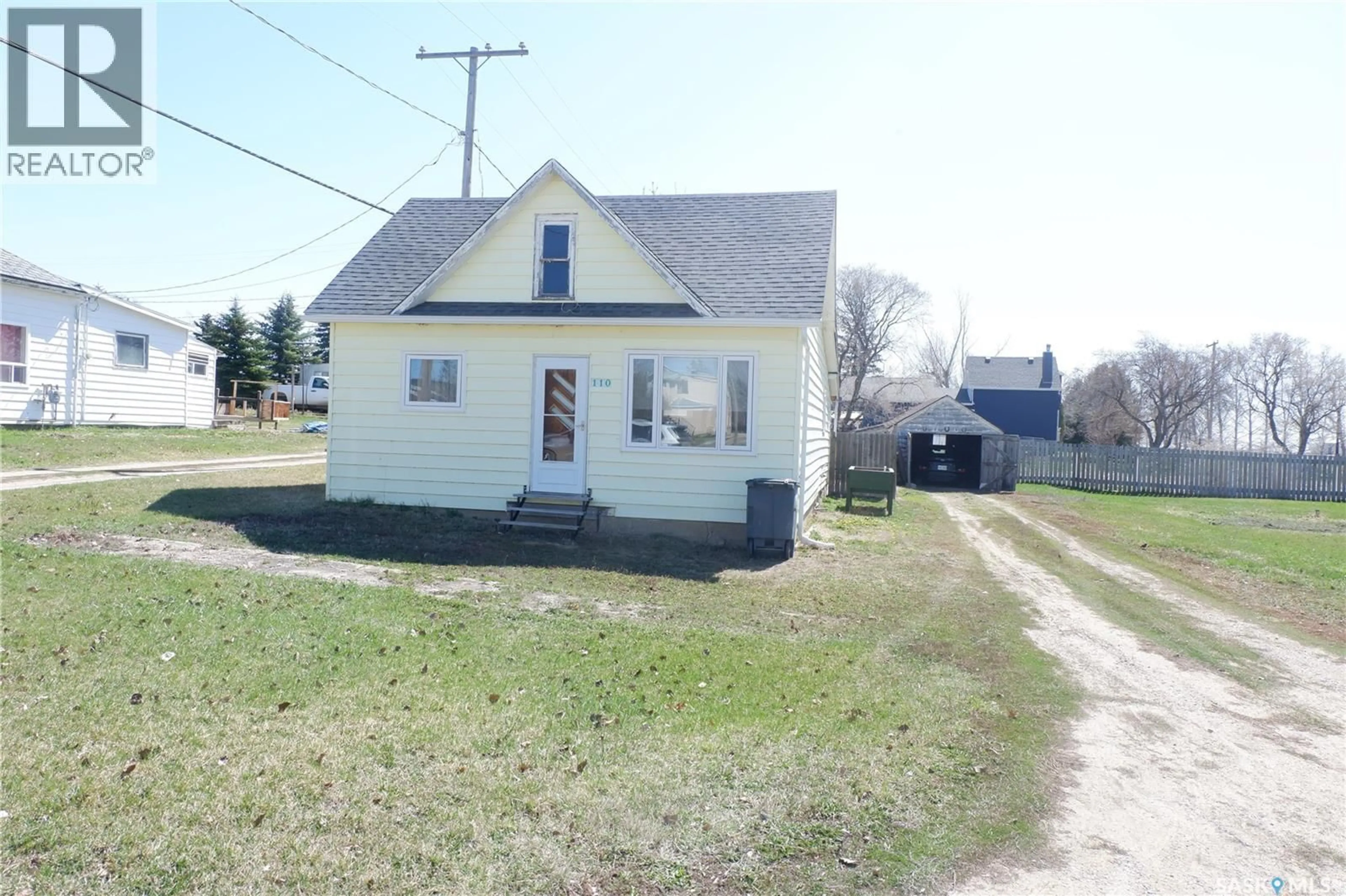 A pic from outside/outdoor area/front of a property/back of a property/a pic from drone, street for 110 RAILWAY AVENUE, Eyebrow Saskatchewan S0H1L0