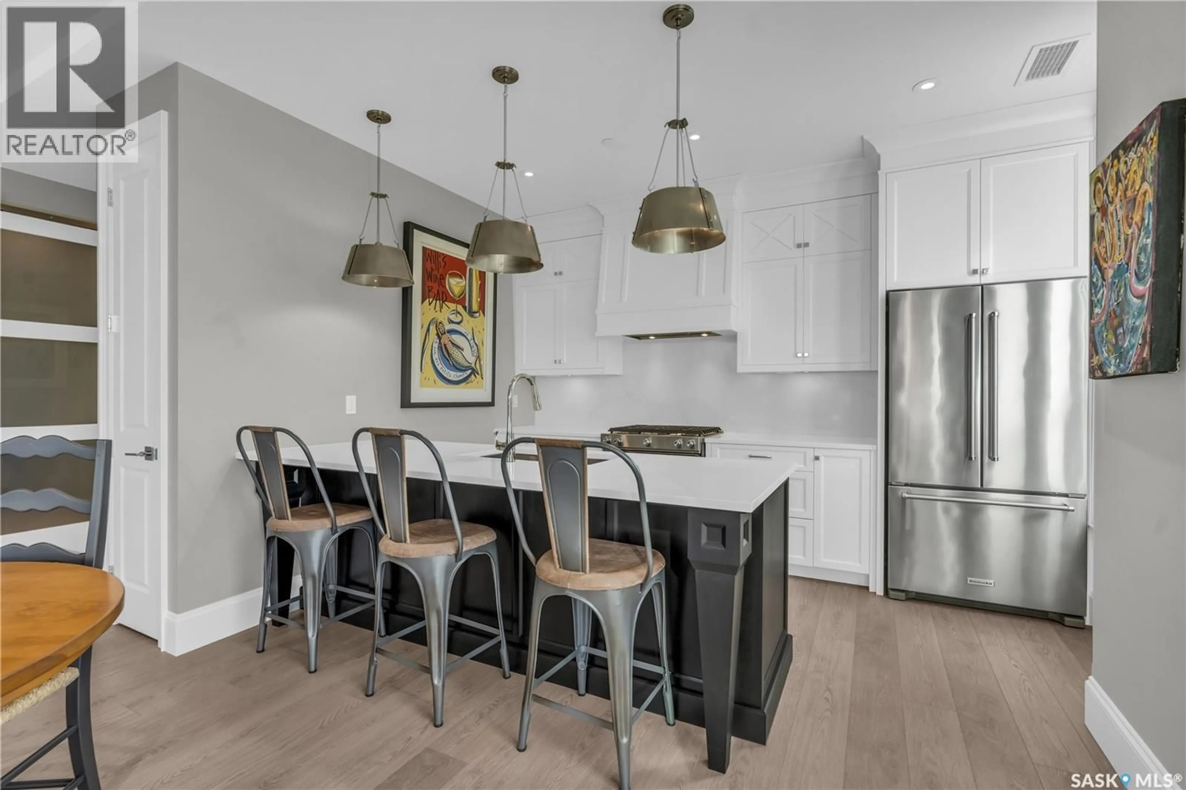 Contemporary kitchen, unknown for 101 408 CARTWRIGHT STREET, Saskatoon Saskatchewan S7T0X1